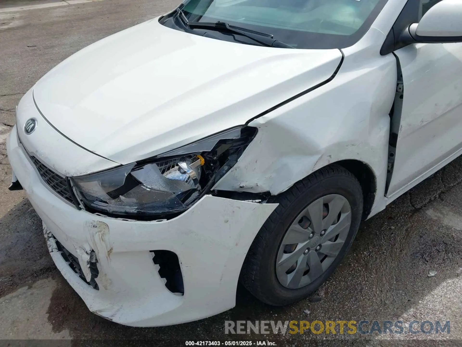 6 Photograph of a damaged car 3KPA24AD4LE335068 KIA RIO 2020