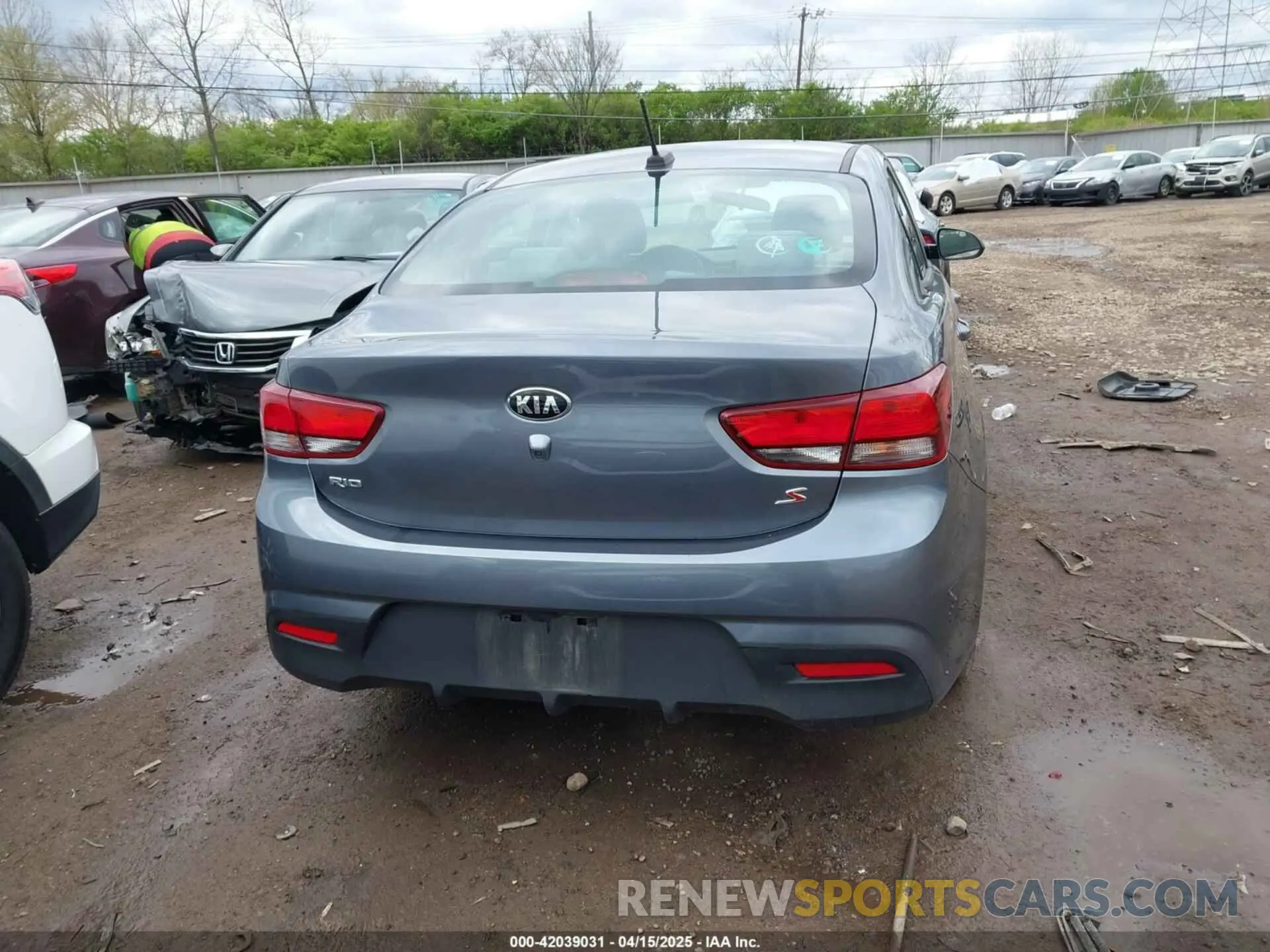 16 Photograph of a damaged car 3KPA24AD4LE336107 KIA RIO 2020