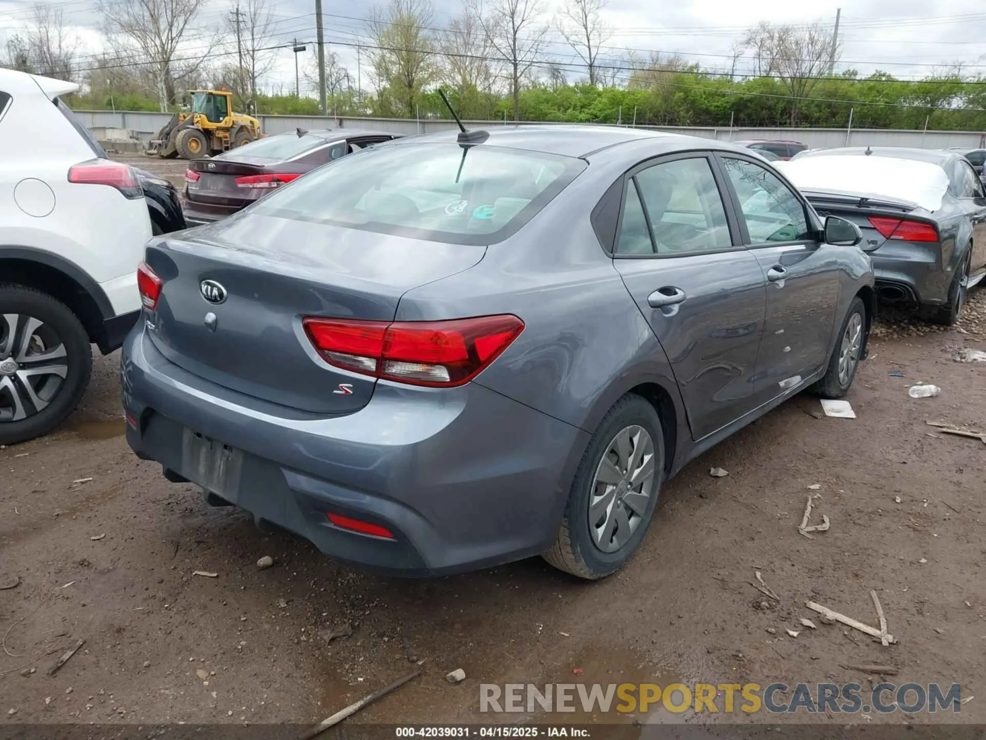4 Photograph of a damaged car 3KPA24AD4LE336107 KIA RIO 2020