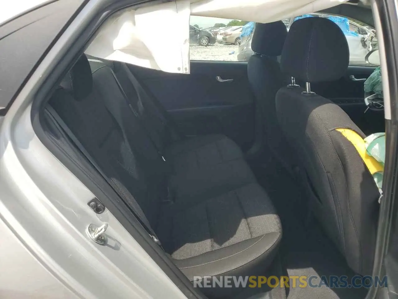 10 Photograph of a damaged car 3KPA24AD4LE363484 KIA RIO 2020
