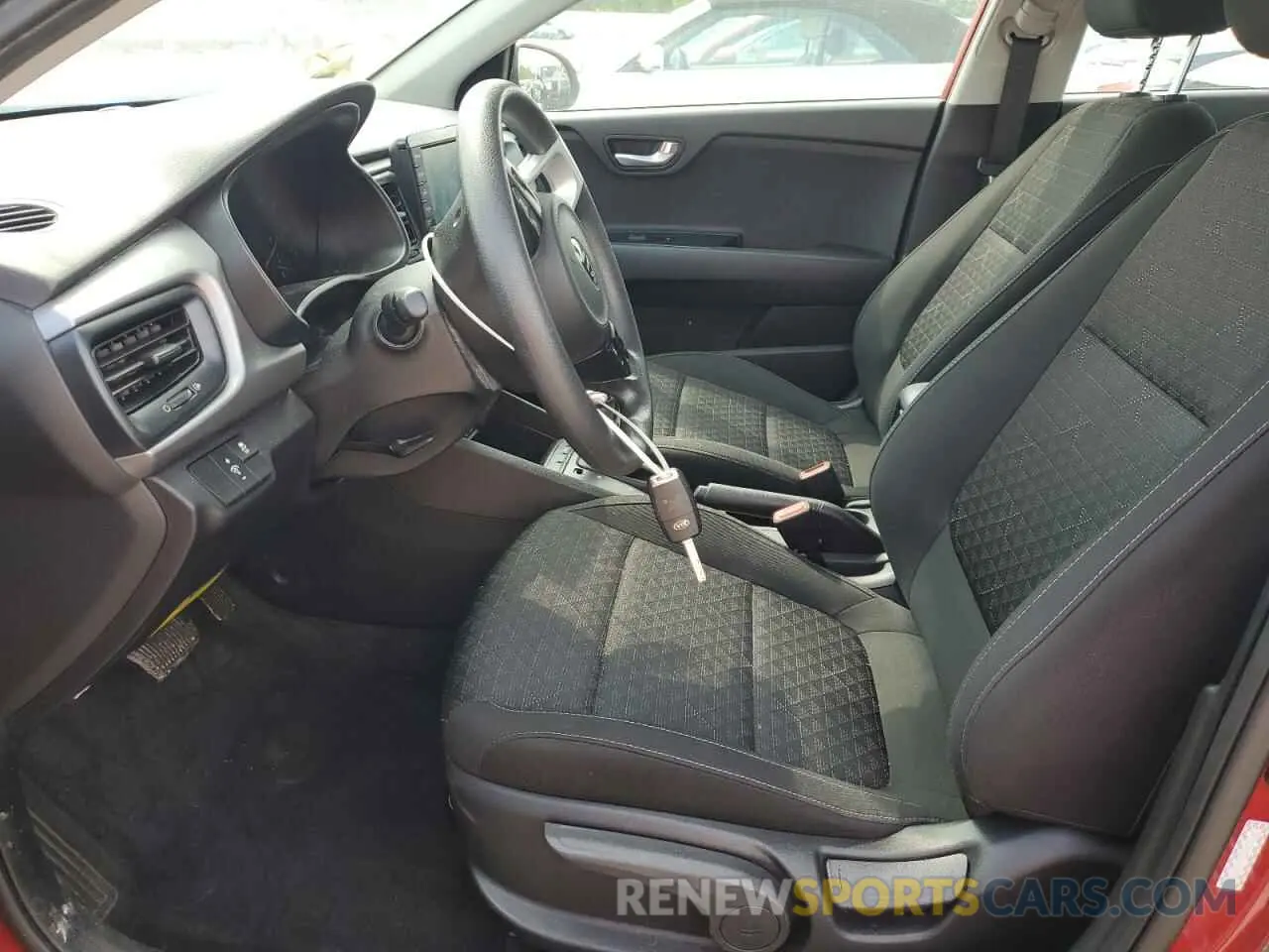 7 Photograph of a damaged car 3KPA24AD5LE284583 KIA RIO 2020