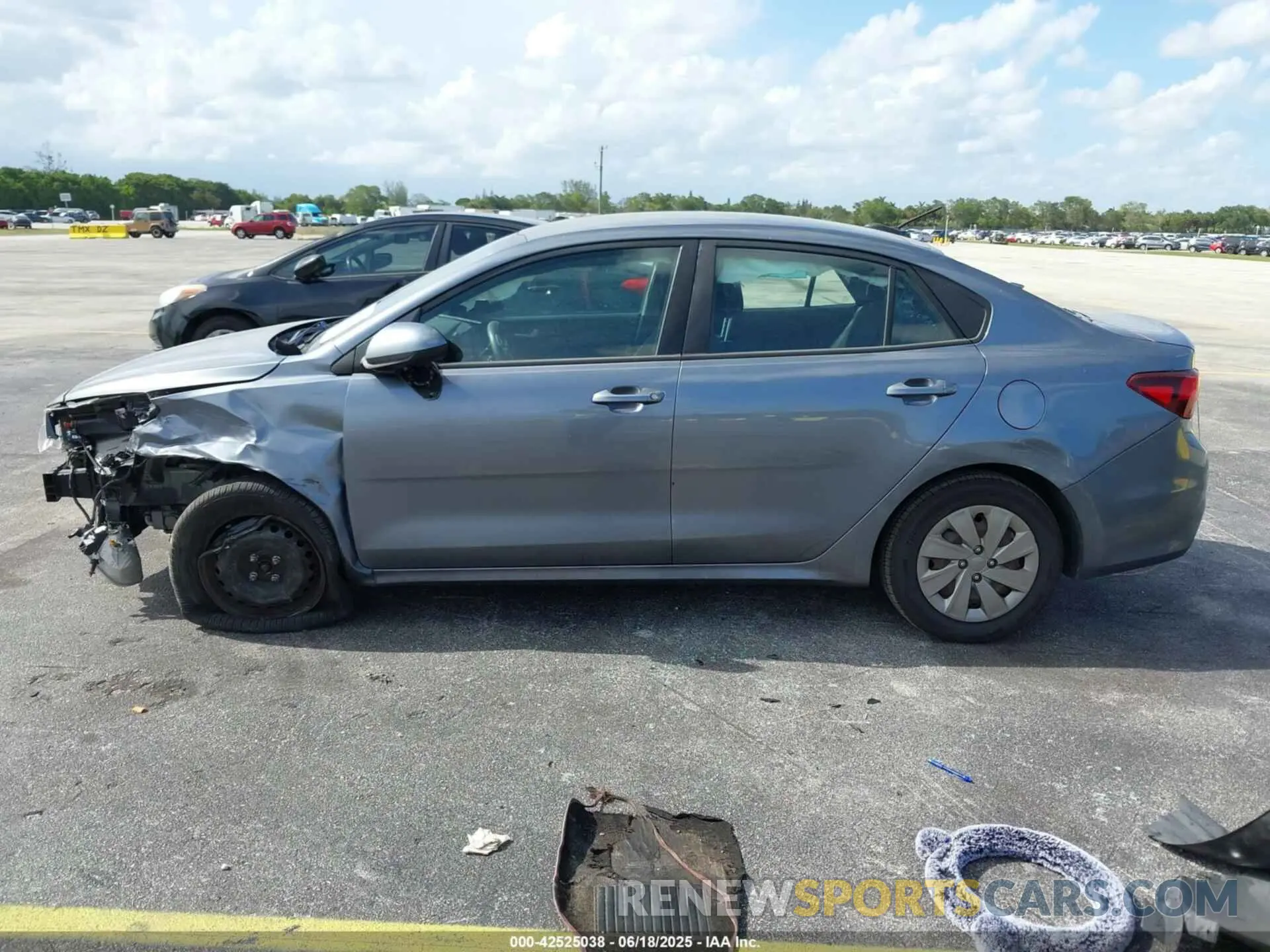 14 Photograph of a damaged car 3KPA24AD5LE295972 KIA RIO 2020