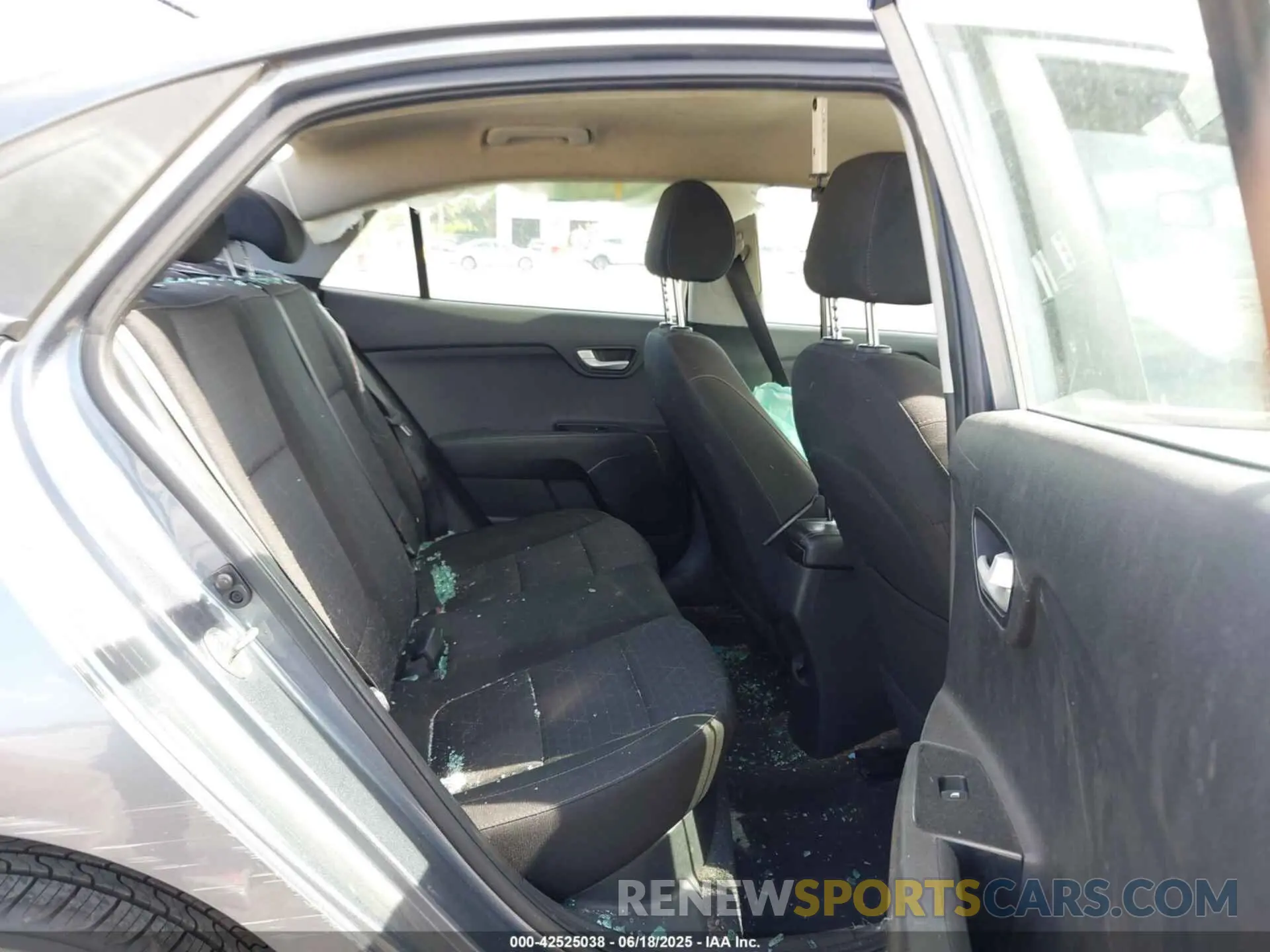 8 Photograph of a damaged car 3KPA24AD5LE295972 KIA RIO 2020