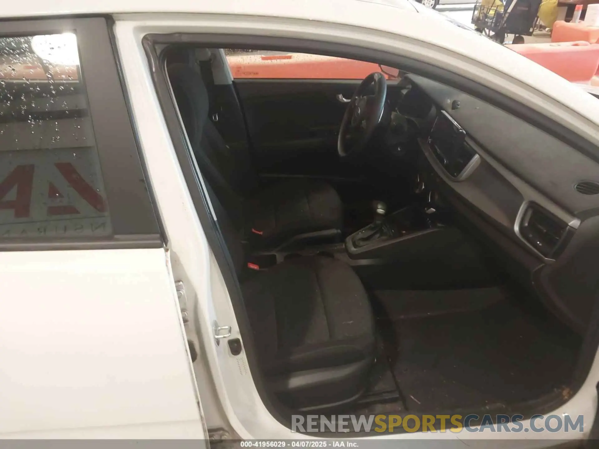 5 Photograph of a damaged car 3KPA24AD5LE311331 KIA RIO 2020