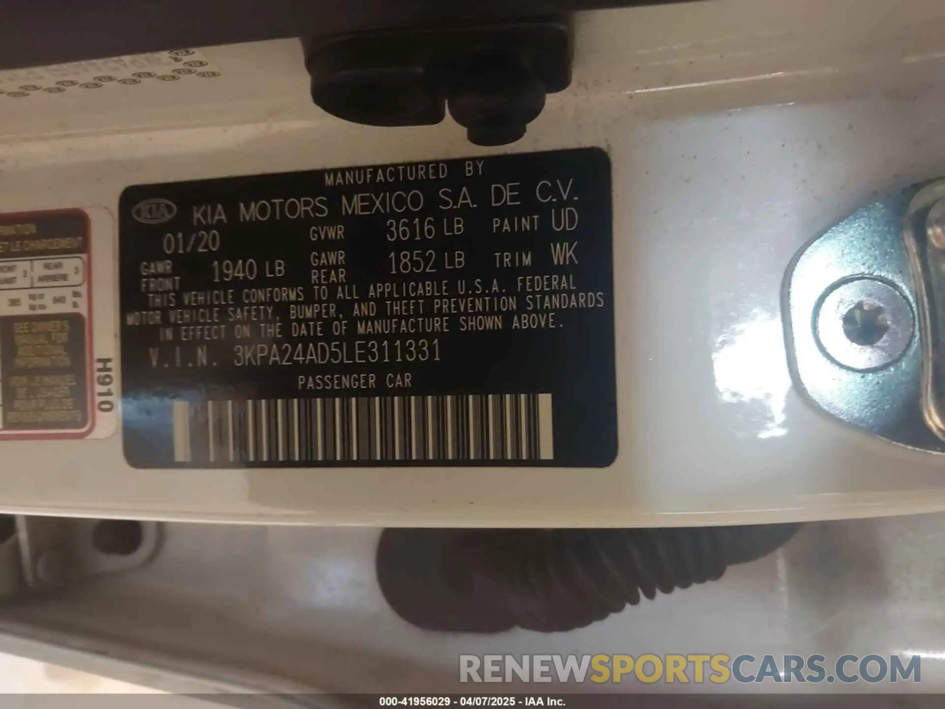 9 Photograph of a damaged car 3KPA24AD5LE311331 KIA RIO 2020