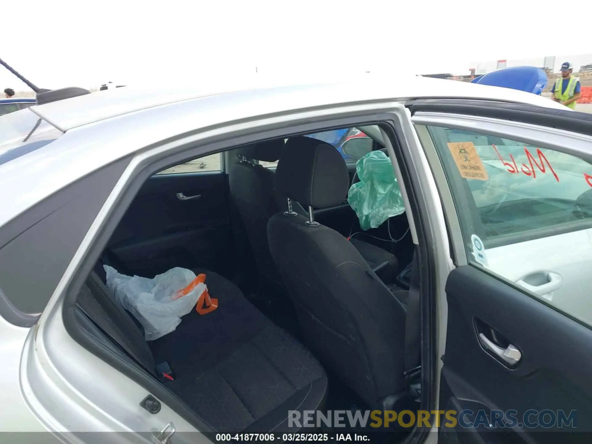 8 Photograph of a damaged car 3KPA24AD5LE311944 KIA RIO 2020