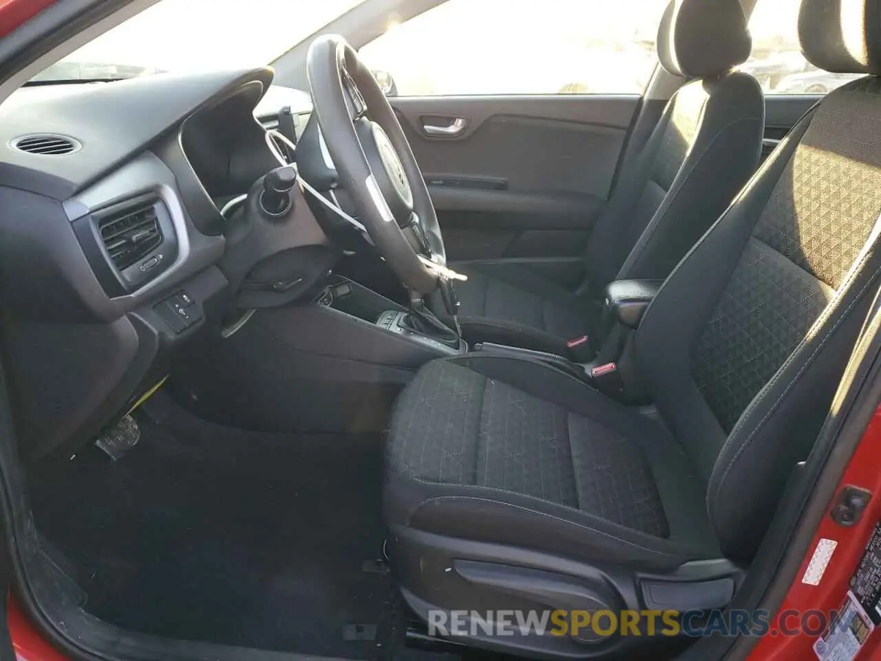 7 Photograph of a damaged car 3KPA24AD5LE319154 KIA RIO 2020