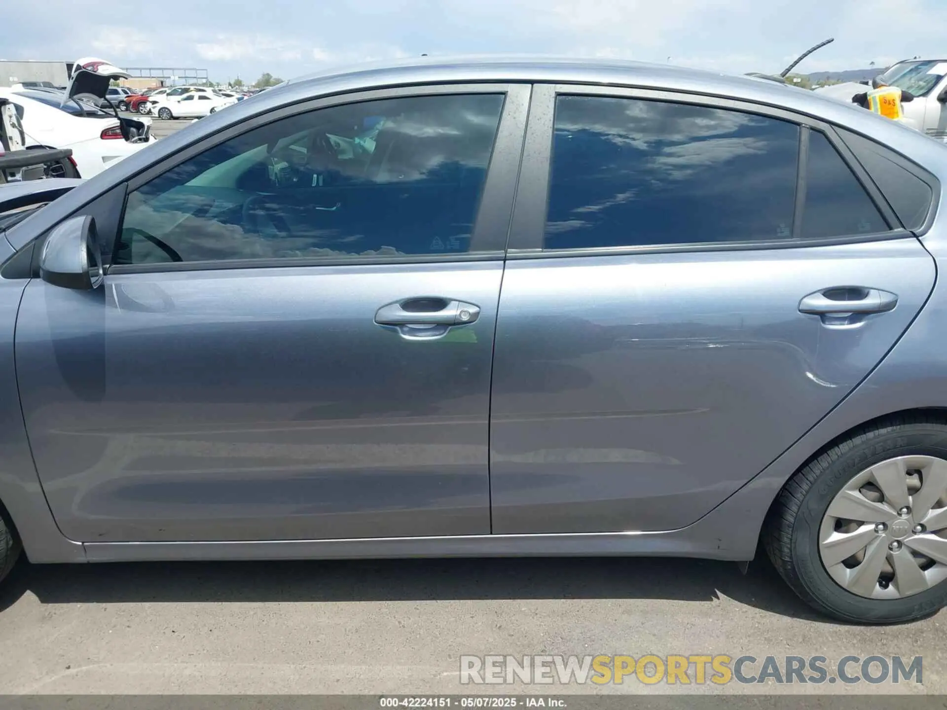 14 Photograph of a damaged car 3KPA24AD5LE321132 KIA RIO 2020