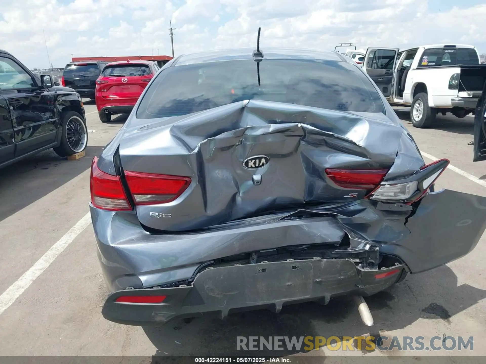 16 Photograph of a damaged car 3KPA24AD5LE321132 KIA RIO 2020