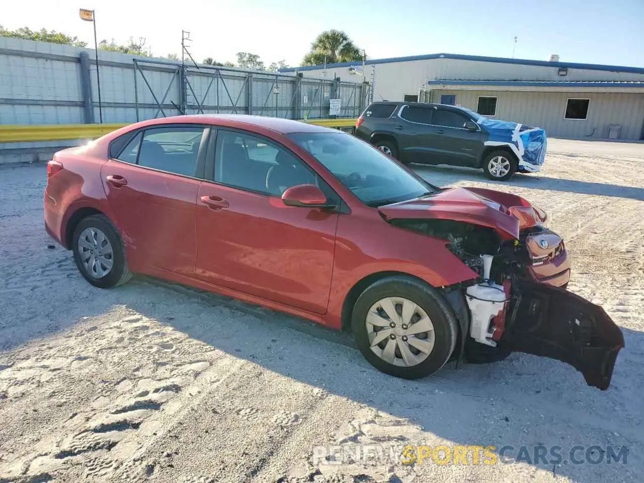 4 Photograph of a damaged car 3KPA24AD5LE338755 KIA RIO 2020