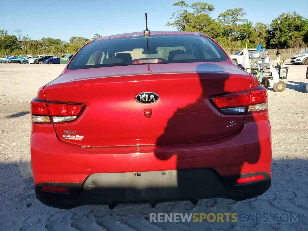 6 Photograph of a damaged car 3KPA24AD5LE338755 KIA RIO 2020