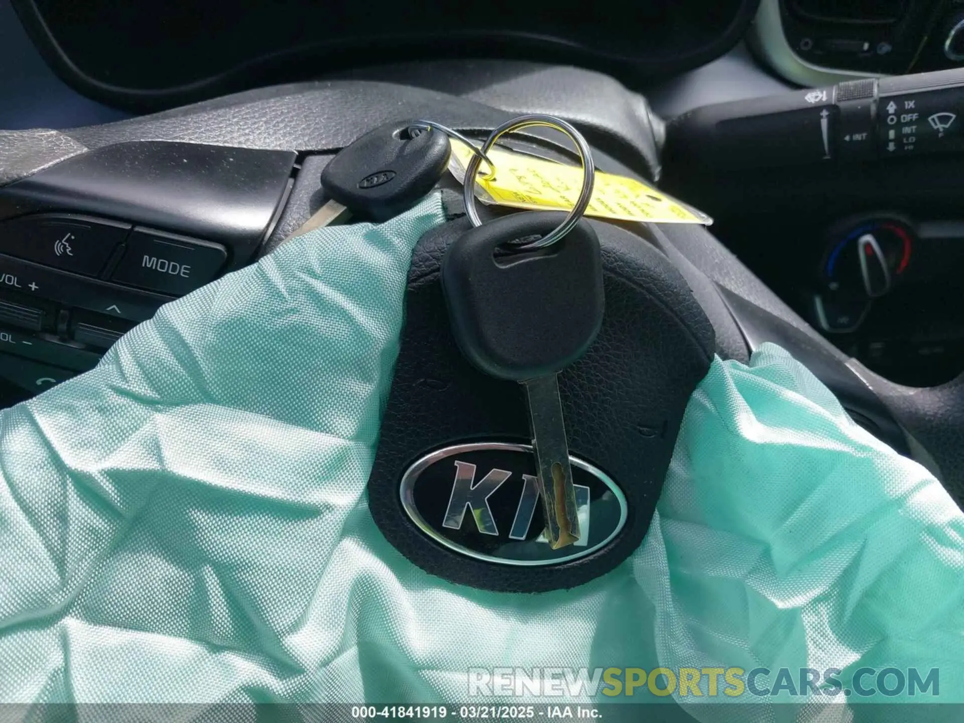 11 Photograph of a damaged car 3KPA24AD6LE261393 KIA RIO 2020