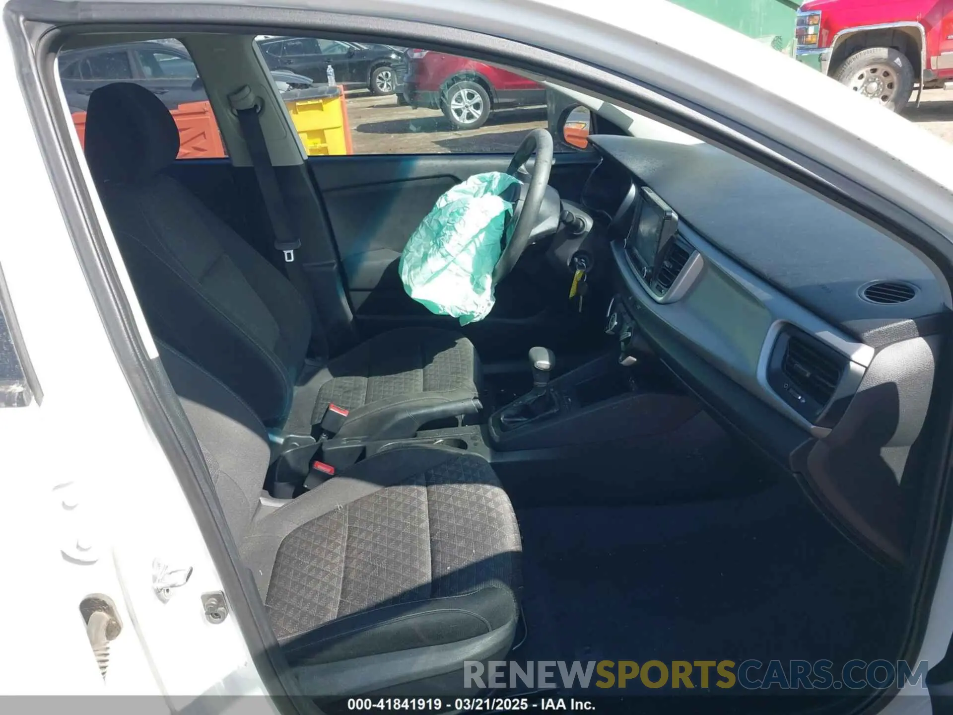 5 Photograph of a damaged car 3KPA24AD6LE261393 KIA RIO 2020