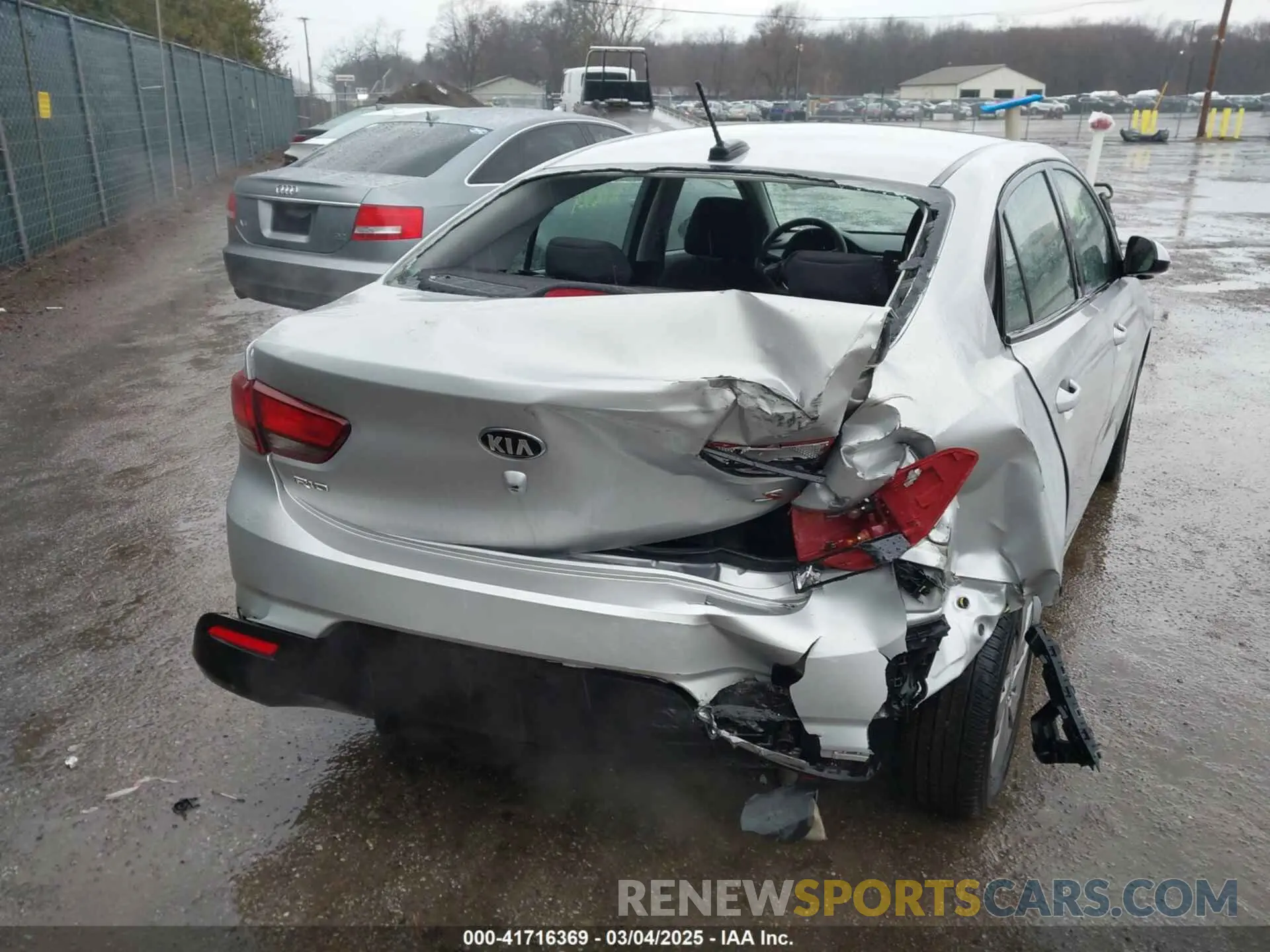 4 Photograph of a damaged car 3KPA24AD6LE273270 KIA RIO 2020