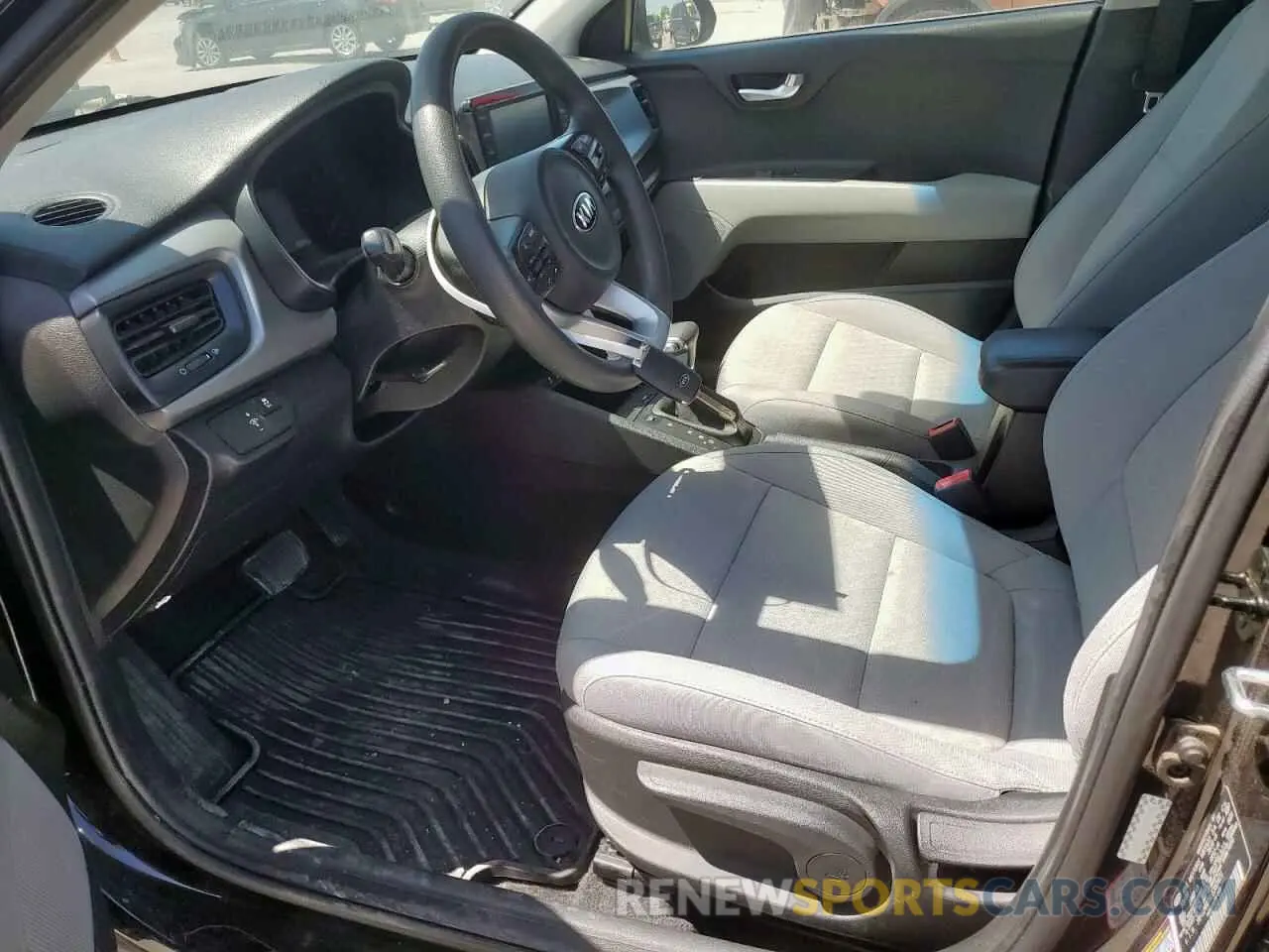 7 Photograph of a damaged car 3KPA24AD6LE282471 KIA RIO 2020