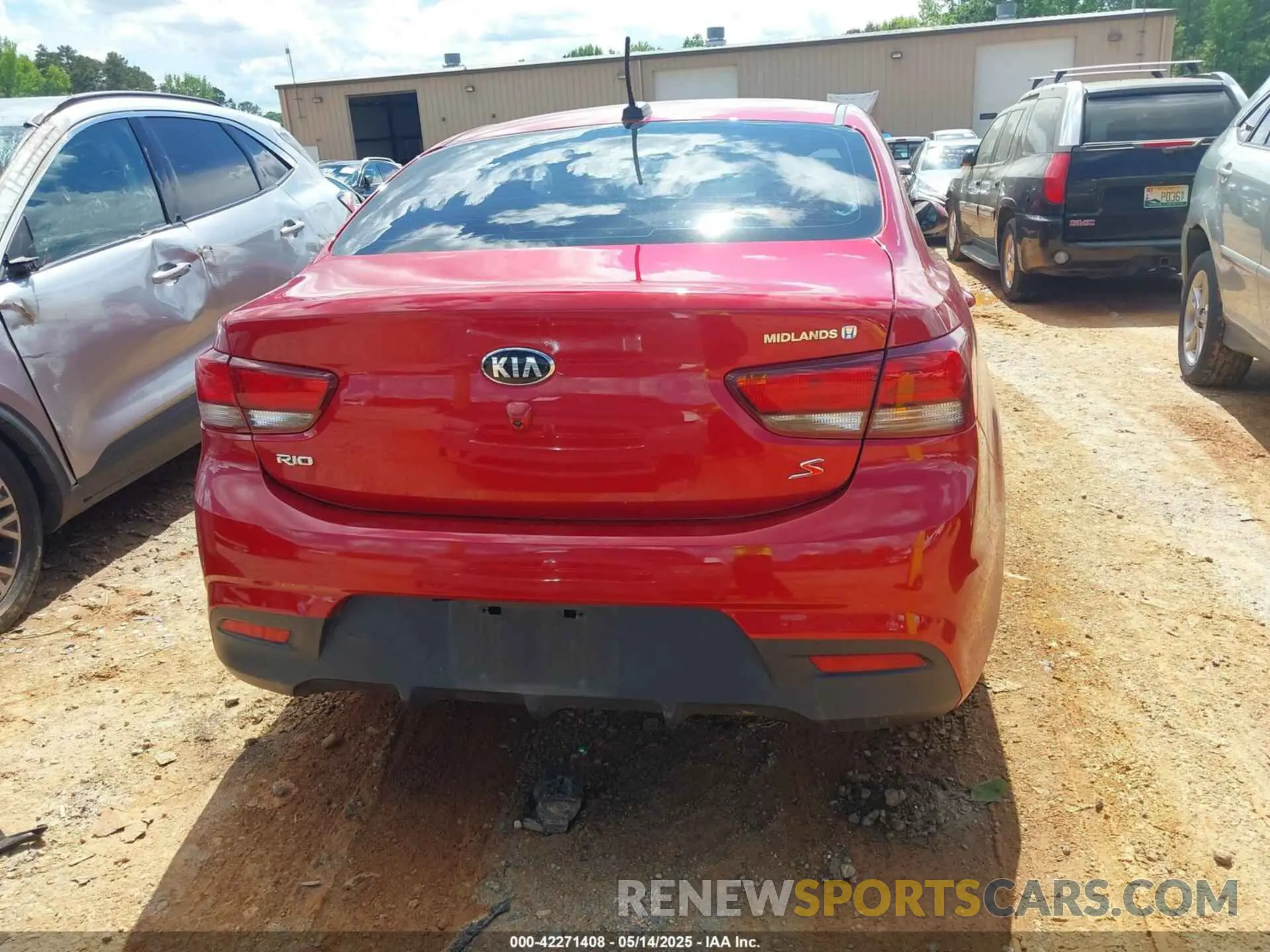 16 Photograph of a damaged car 3KPA24AD6LE284320 KIA RIO 2020