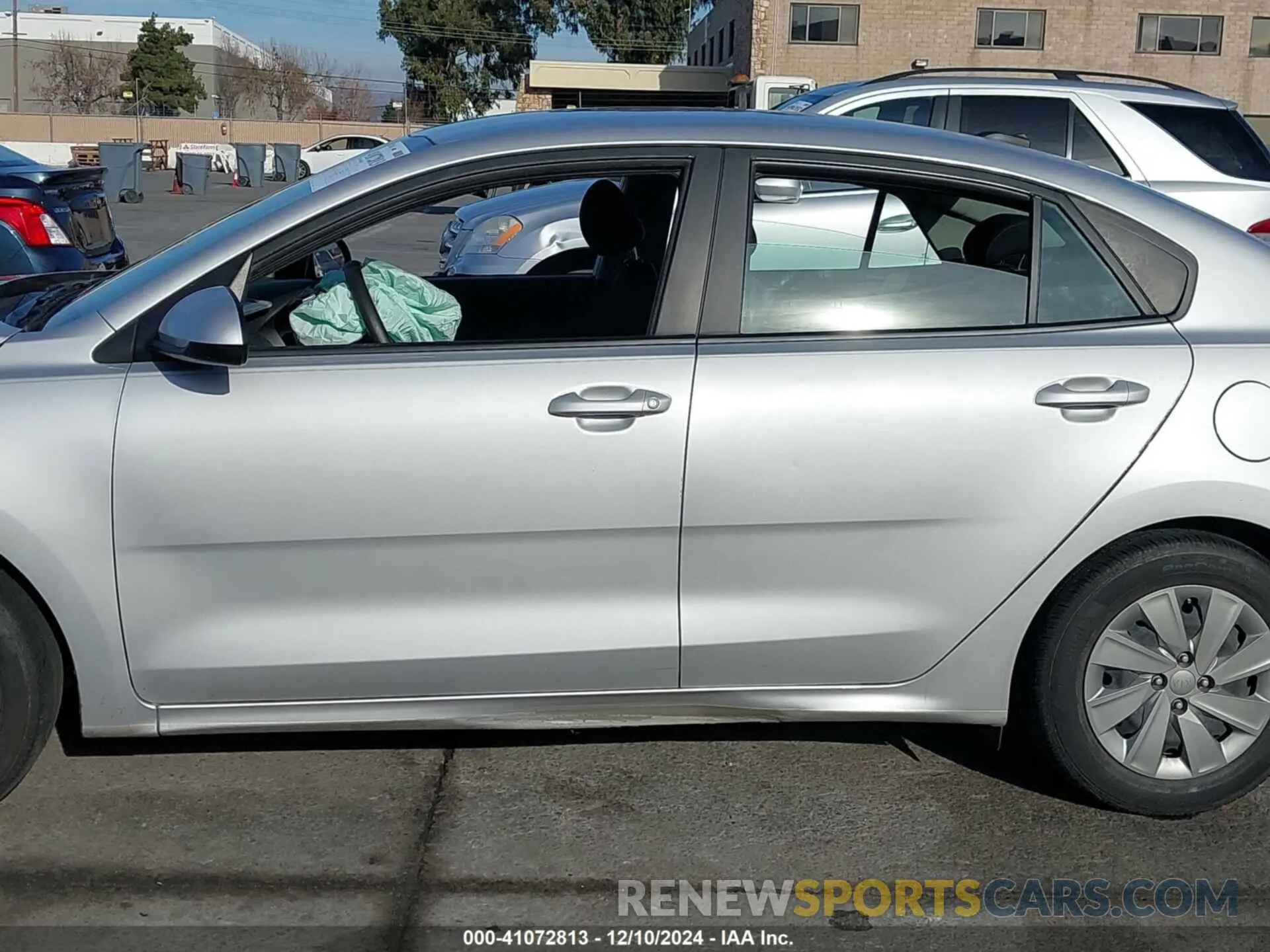 14 Photograph of a damaged car 3KPA24AD6LE312262 KIA RIO 2020