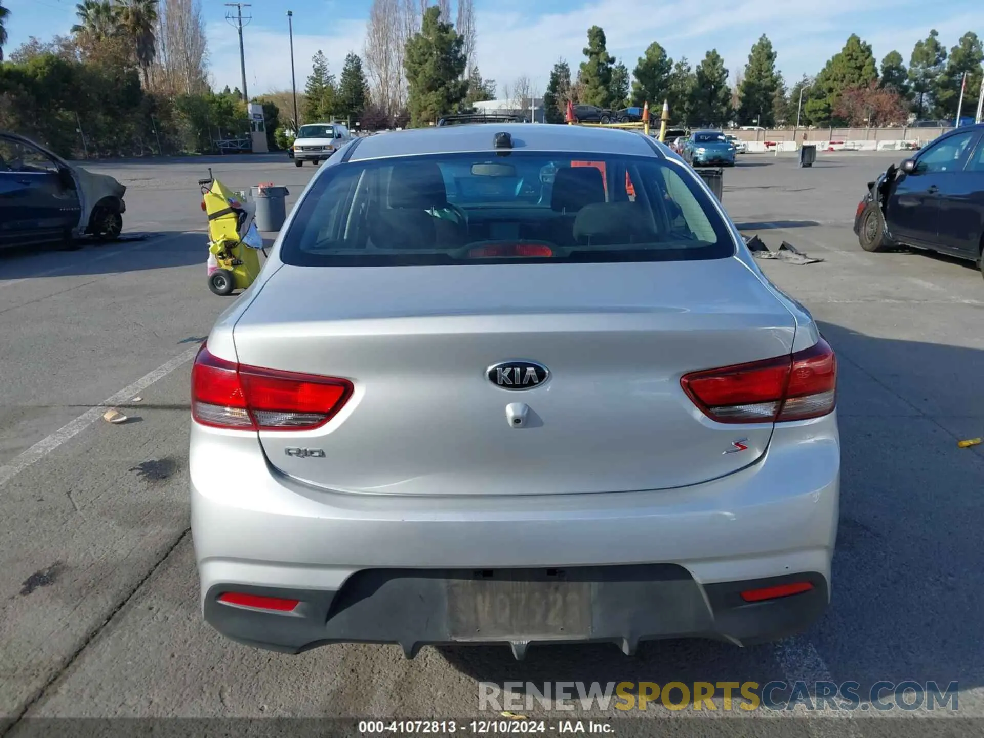 16 Photograph of a damaged car 3KPA24AD6LE312262 KIA RIO 2020