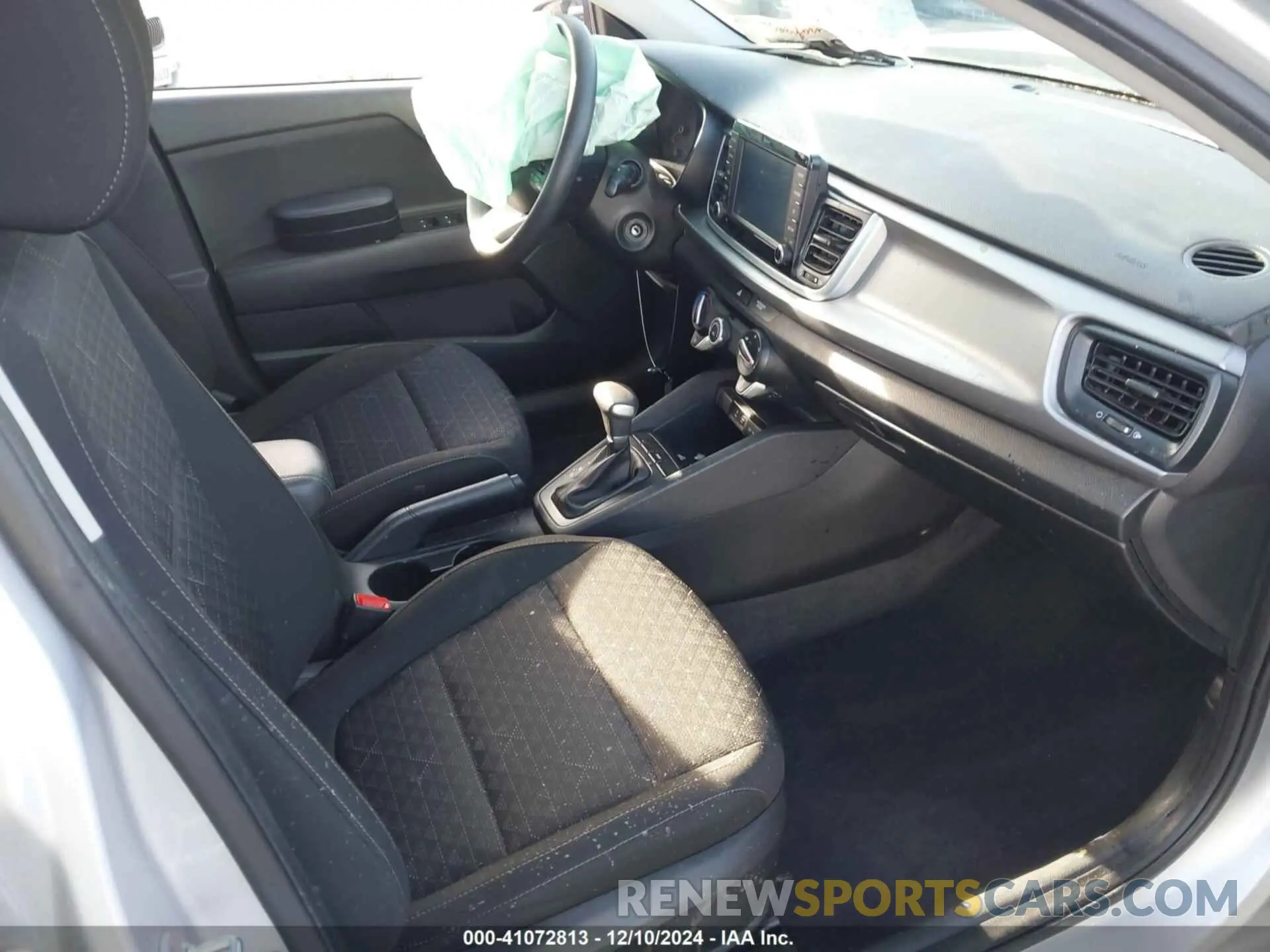 5 Photograph of a damaged car 3KPA24AD6LE312262 KIA RIO 2020