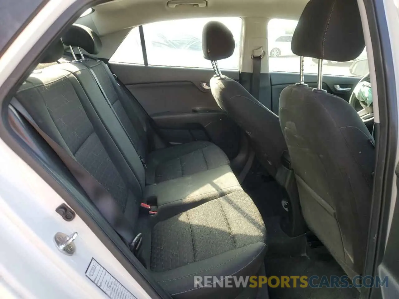 10 Photograph of a damaged car 3KPA24AD7LE285279 KIA RIO 2020