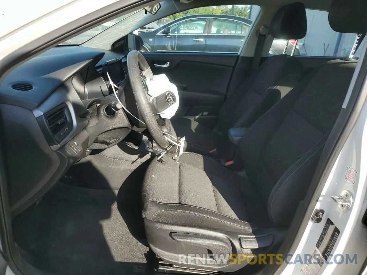 7 Photograph of a damaged car 3KPA24AD7LE285279 KIA RIO 2020