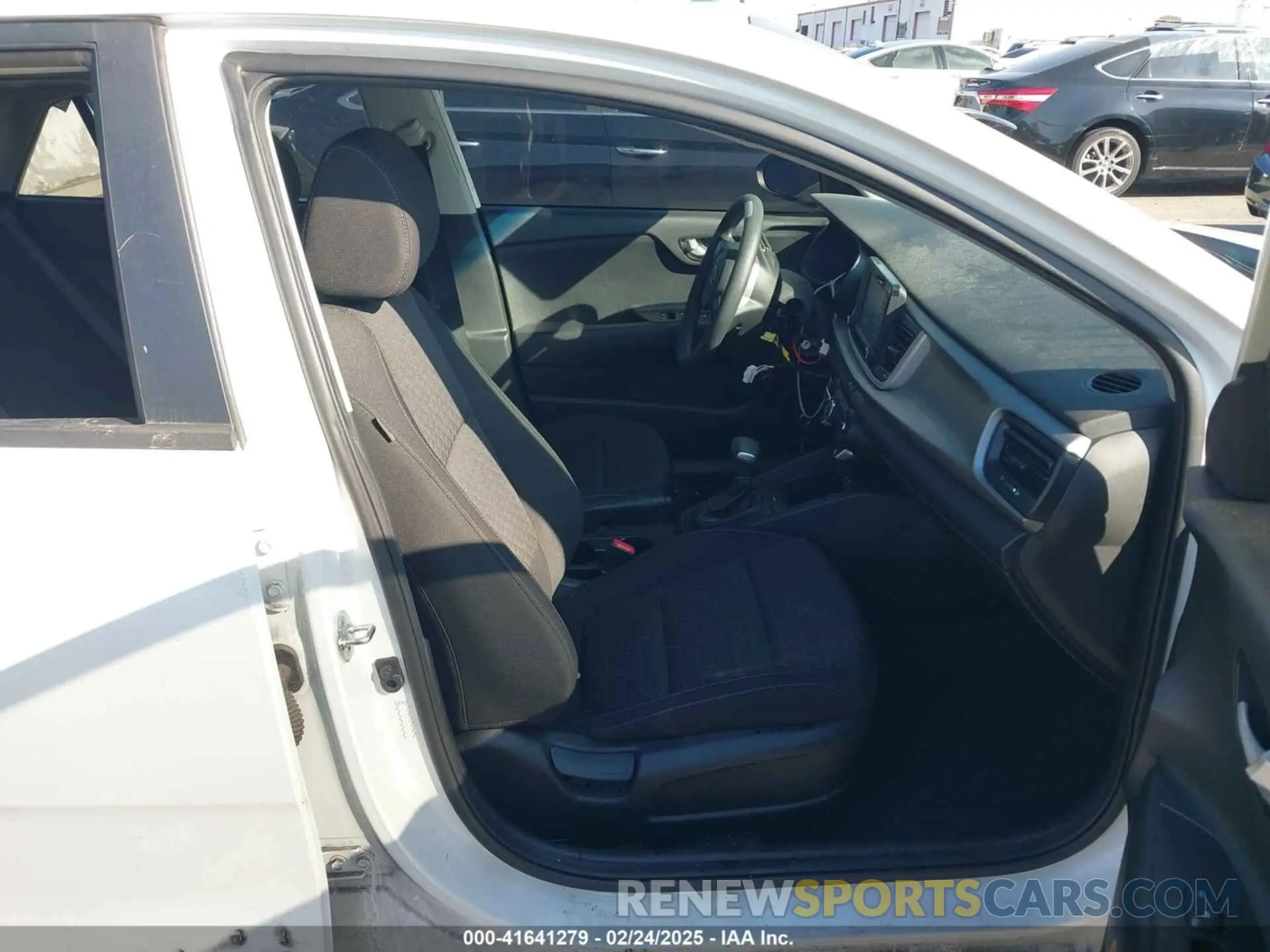 5 Photograph of a damaged car 3KPA24AD7LE297805 KIA RIO 2020