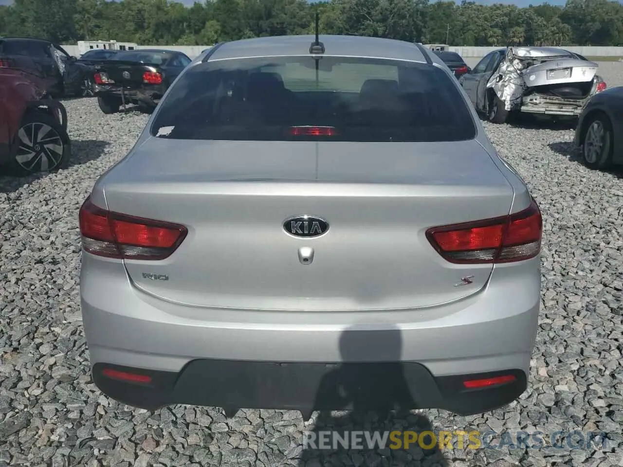 6 Photograph of a damaged car 3KPA24AD7LE322587 KIA RIO 2020