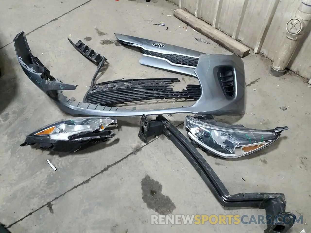 13 Photograph of a damaged car 3KPA24AD7LE330091 KIA RIO 2020