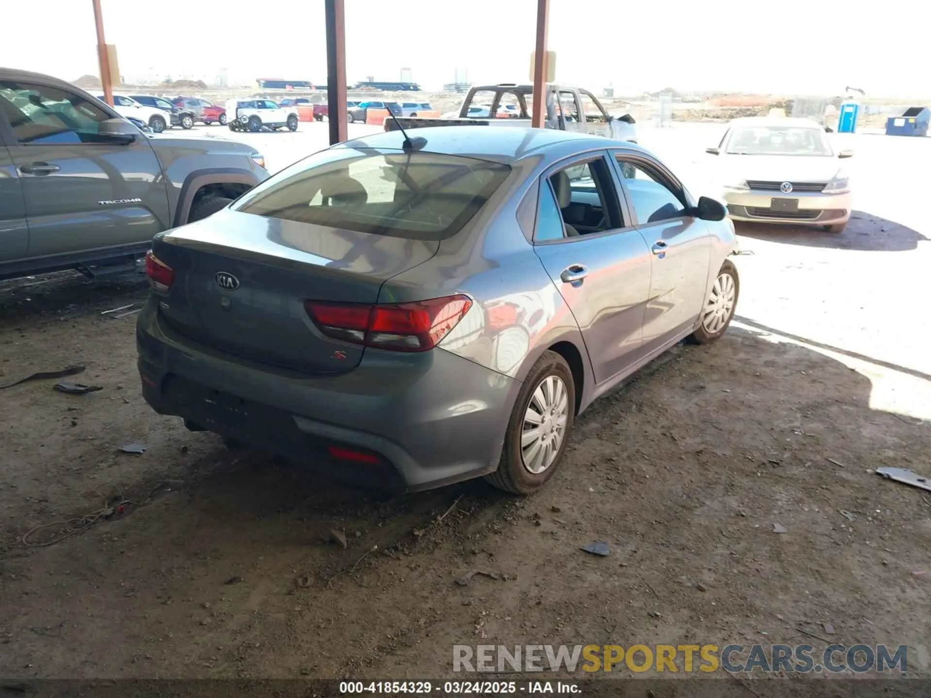 4 Photograph of a damaged car 3KPA24AD7LE346730 KIA RIO 2020