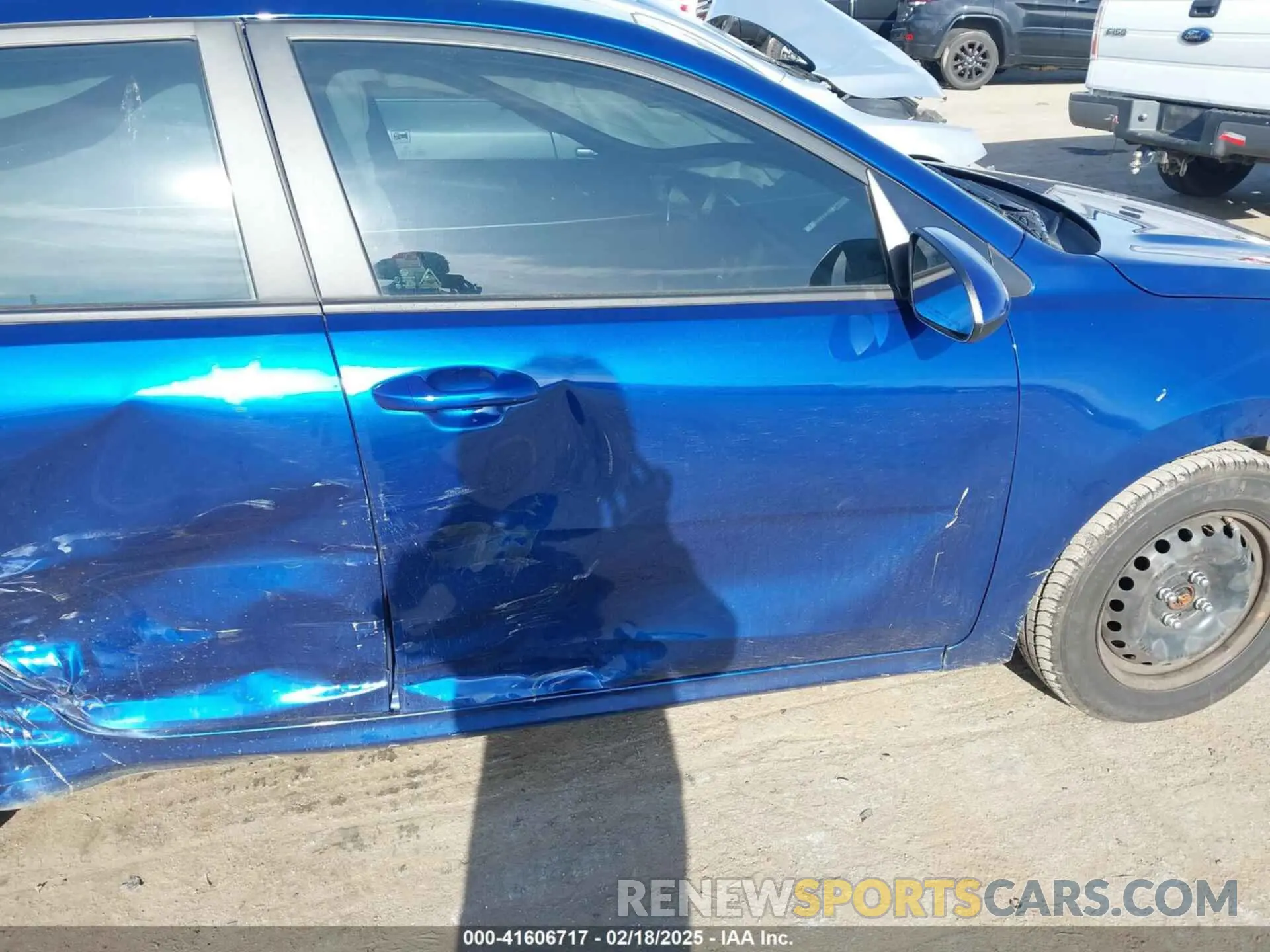 17 Photograph of a damaged car 3KPA24AD7LE349076 KIA RIO 2020