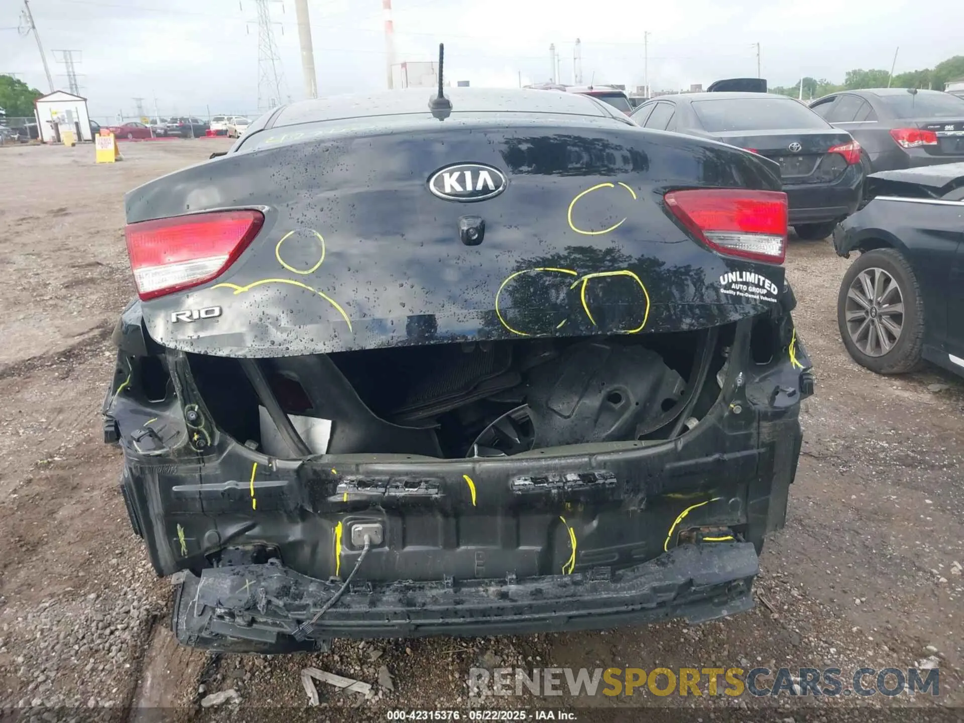 17 Photograph of a damaged car 3KPA24AD8LE315244 KIA RIO 2020