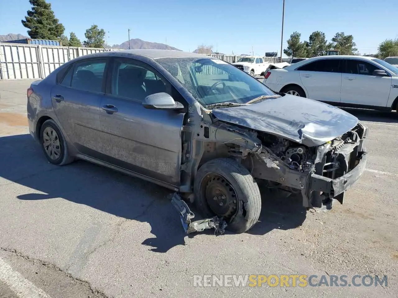 4 Photograph of a damaged car 3KPA24AD8LE332139 KIA RIO 2020