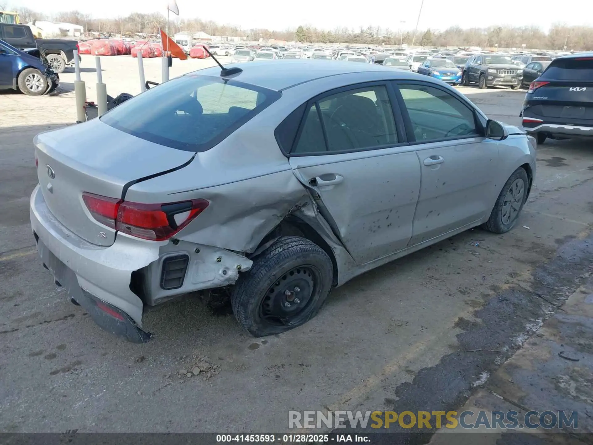 4 Photograph of a damaged car 3KPA24AD8LE336689 KIA RIO 2020