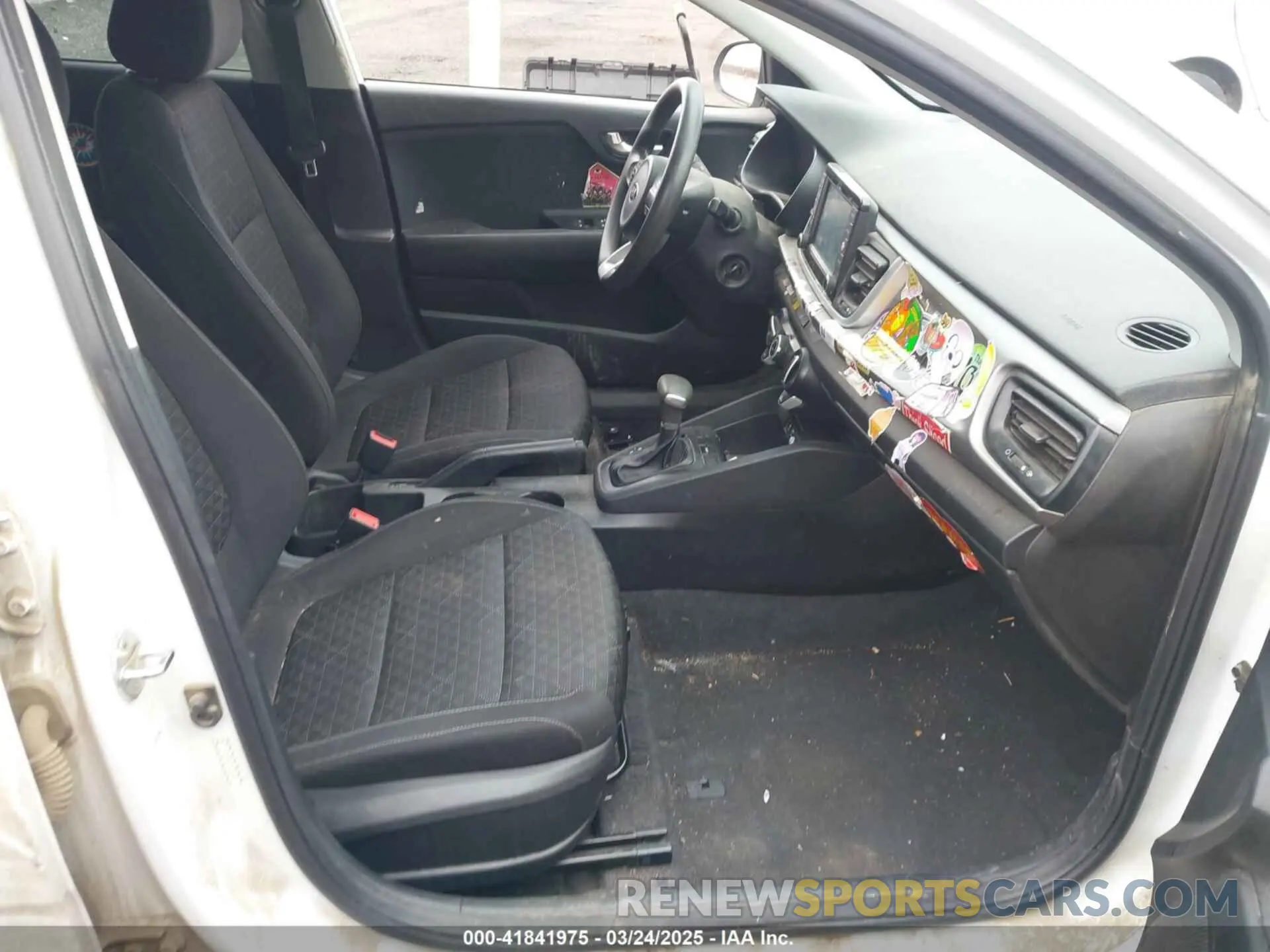 5 Photograph of a damaged car 3KPA24AD8LE343853 KIA RIO 2020
