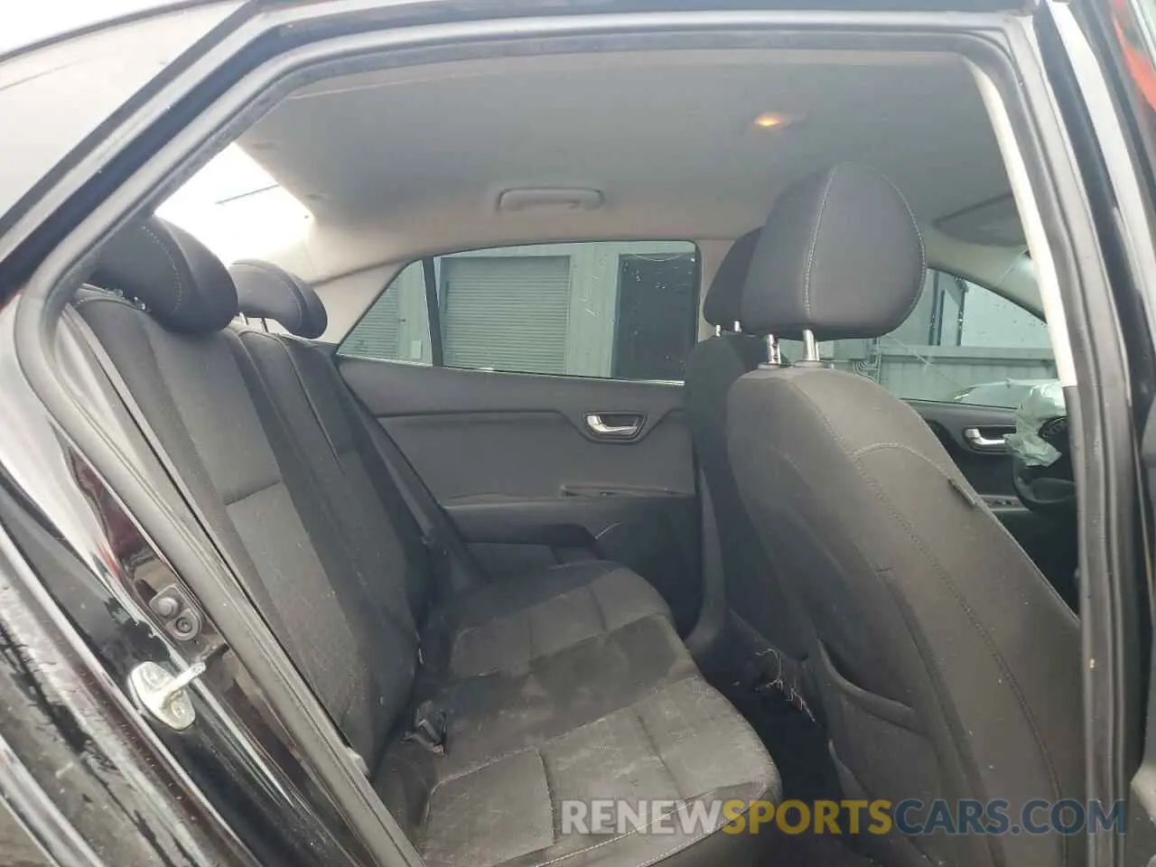 10 Photograph of a damaged car 3KPA24AD9LE257113 KIA RIO 2020