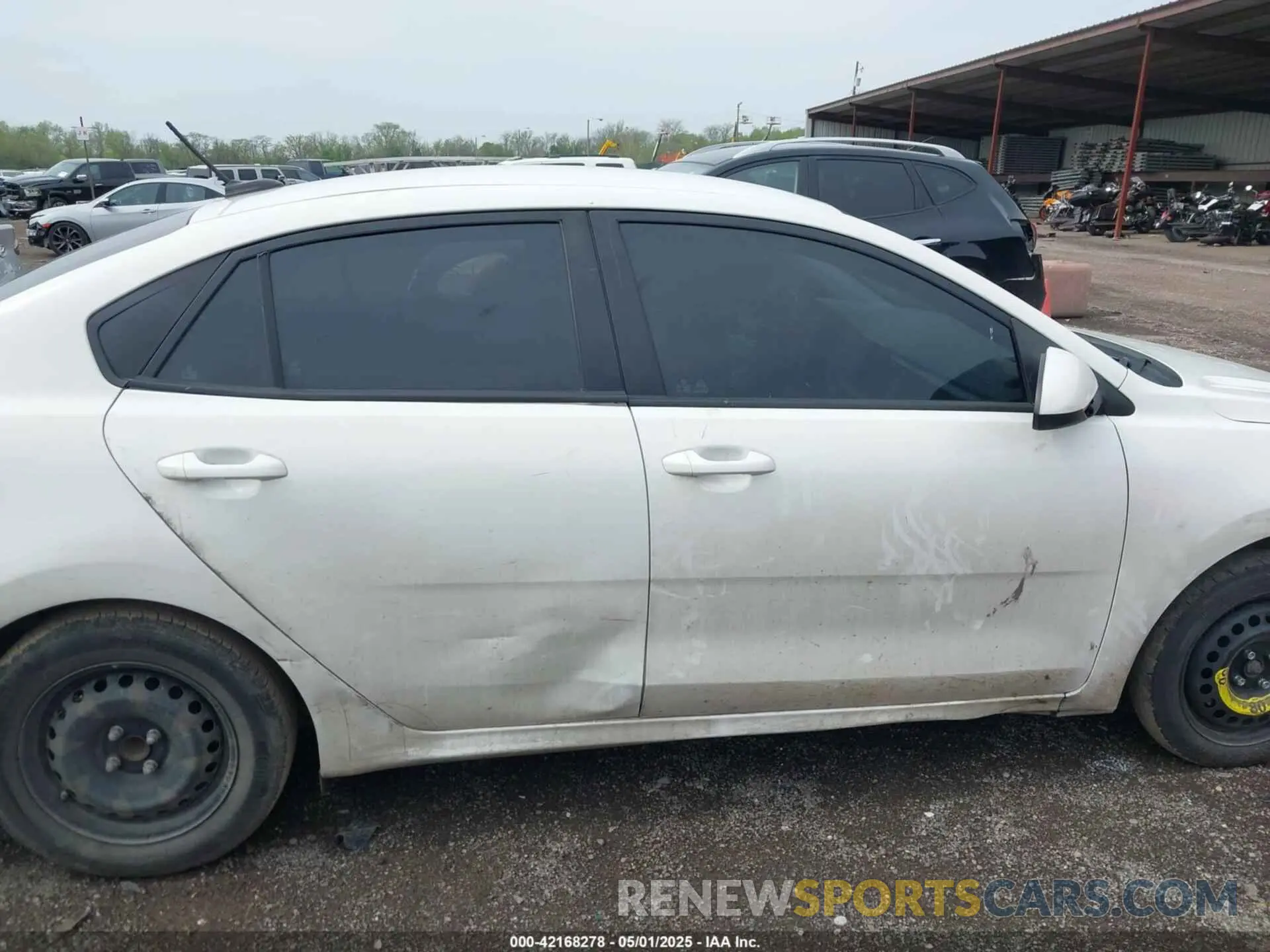 13 Photograph of a damaged car 3KPA24AD9LE288393 KIA RIO 2020