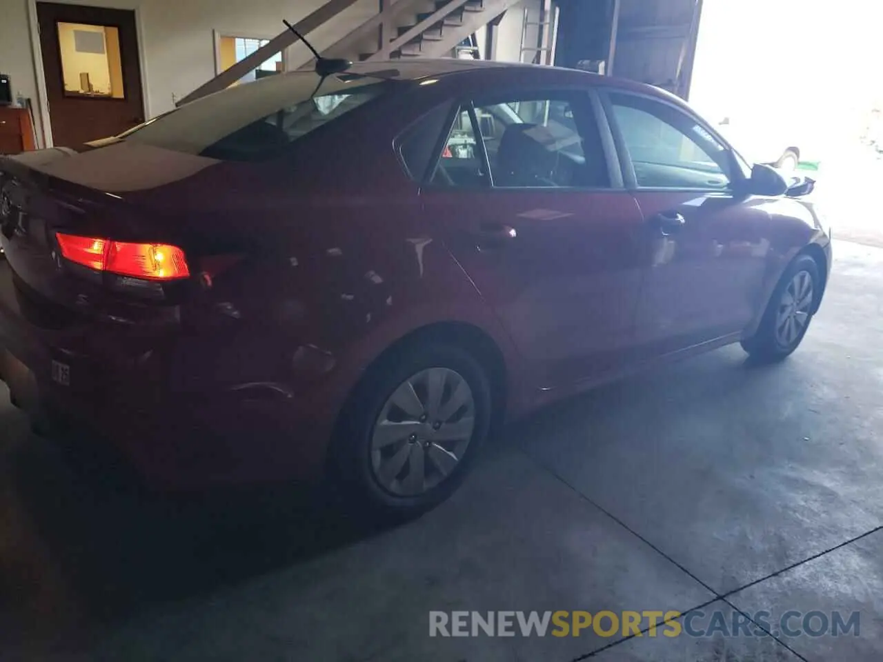 3 Photograph of a damaged car 3KPA24AD9LE295537 KIA RIO 2020