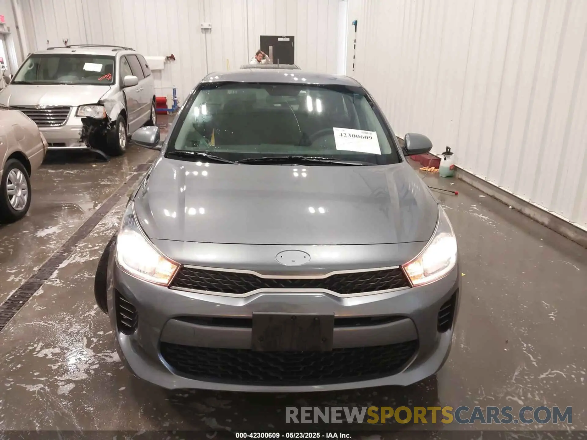 12 Photograph of a damaged car 3KPA24AD9LE333445 KIA RIO 2020