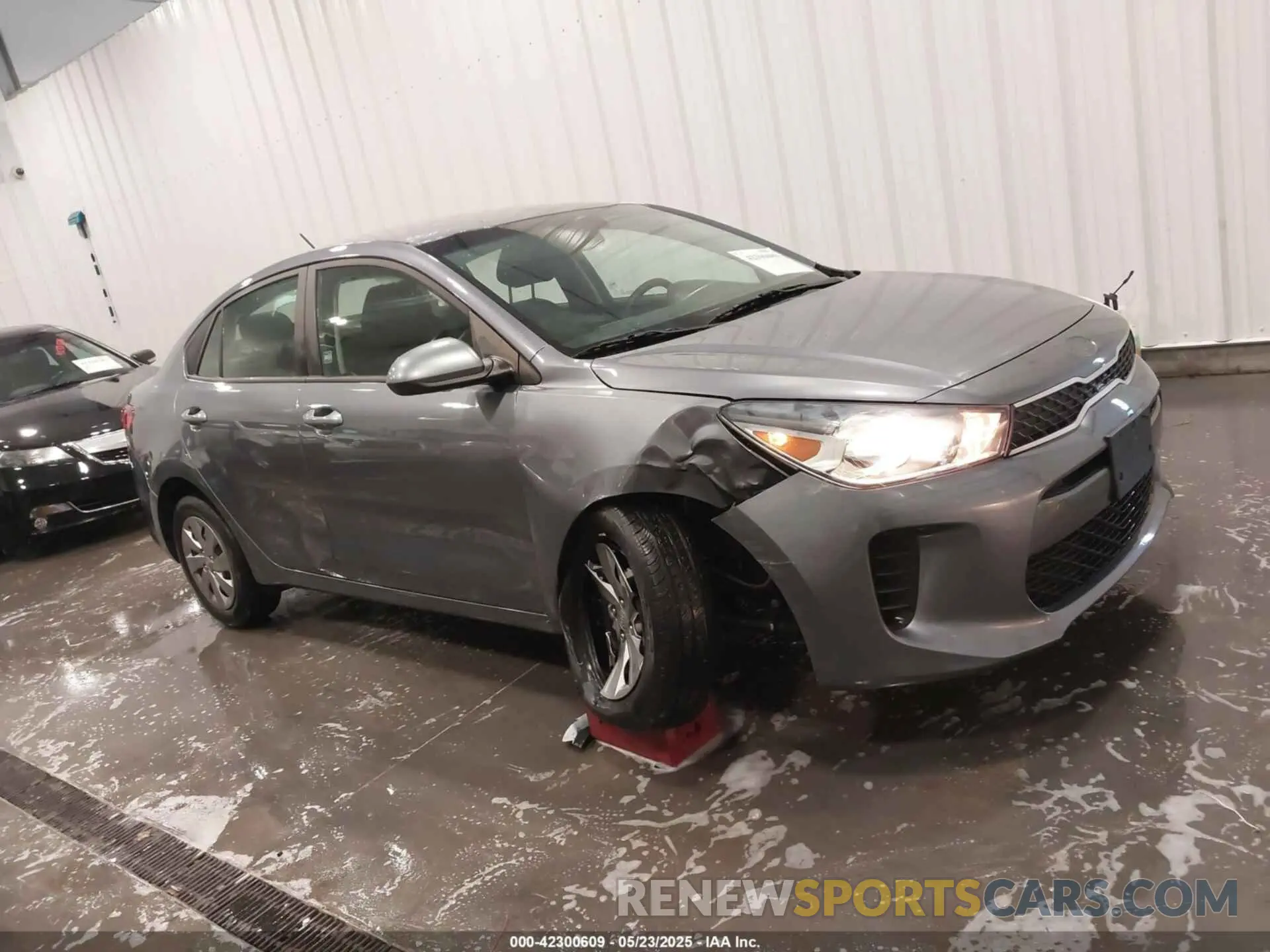 13 Photograph of a damaged car 3KPA24AD9LE333445 KIA RIO 2020