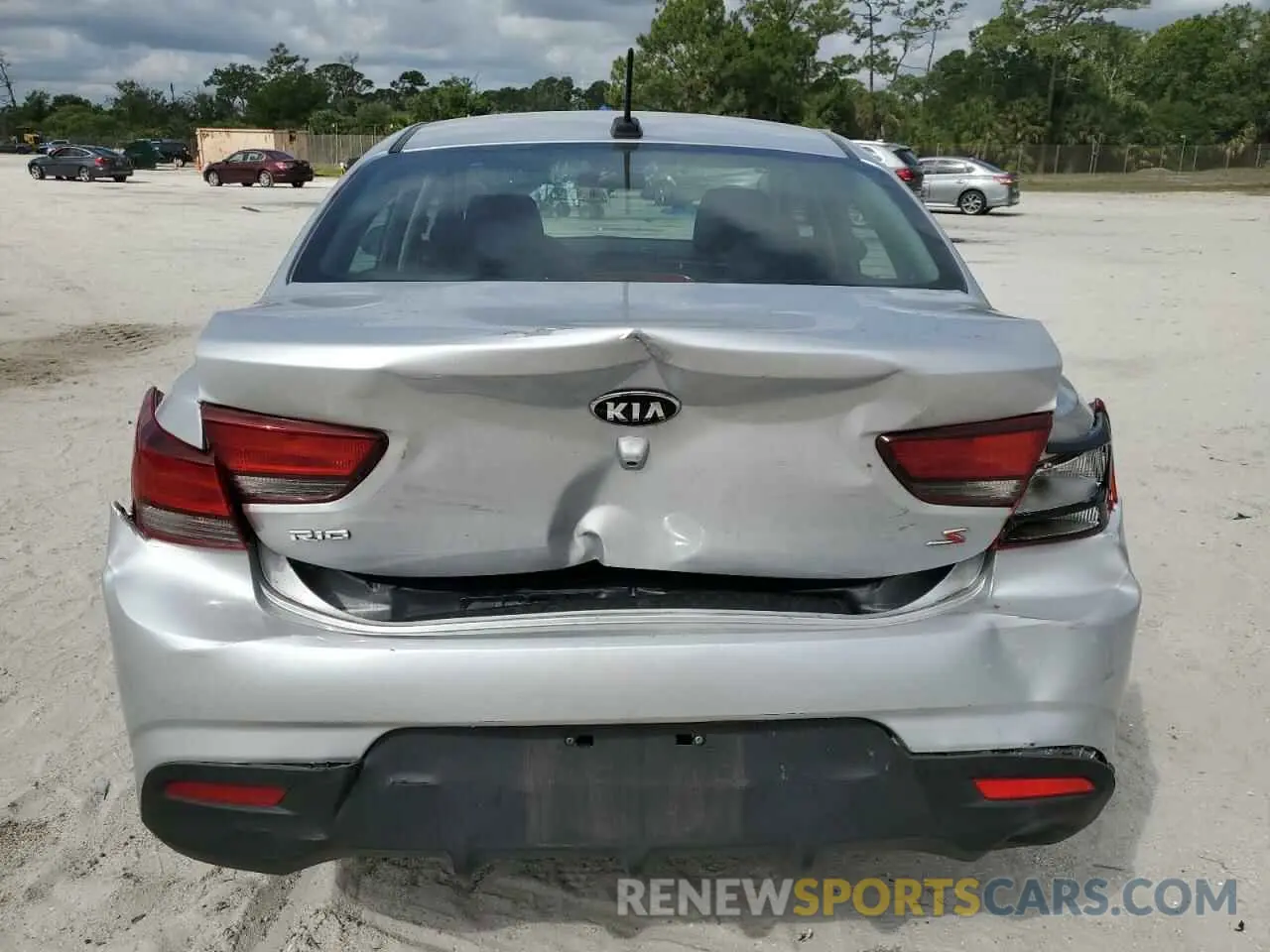 6 Photograph of a damaged car 3KPA24AD9LE339195 KIA RIO 2020