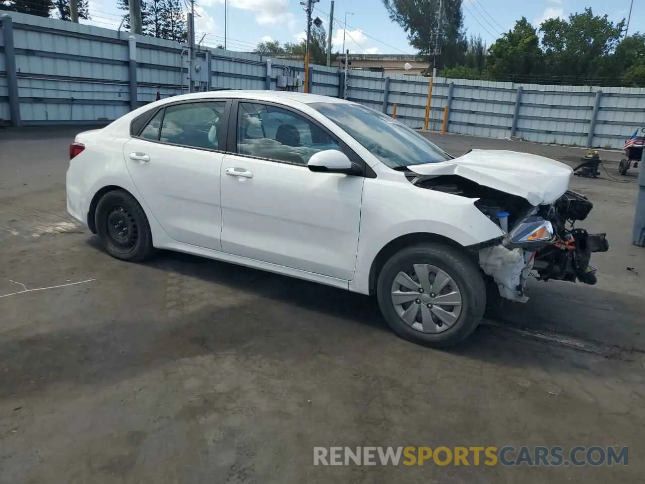 4 Photograph of a damaged car 3KPA24AD9LE342467 KIA RIO 2020