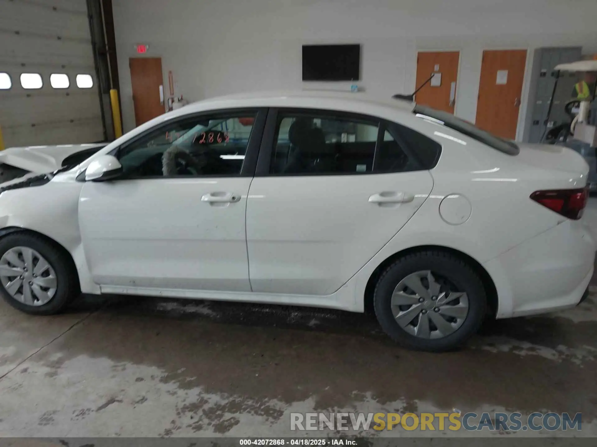 14 Photograph of a damaged car 3KPA24AD9LE343408 KIA RIO 2020