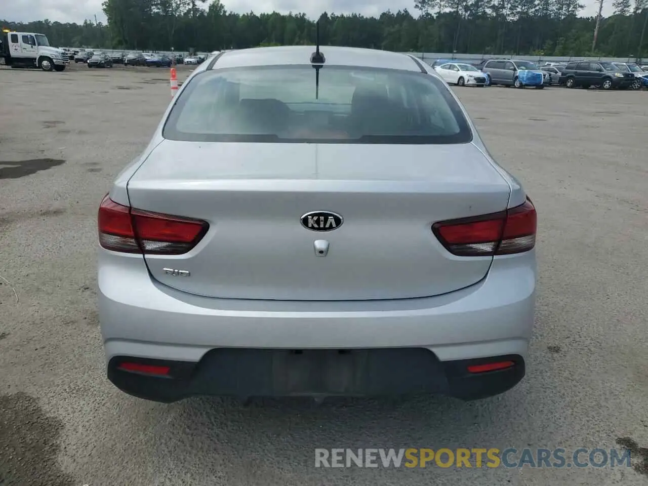 6 Photograph of a damaged car 3KPA24AD9LE353386 KIA RIO 2020
