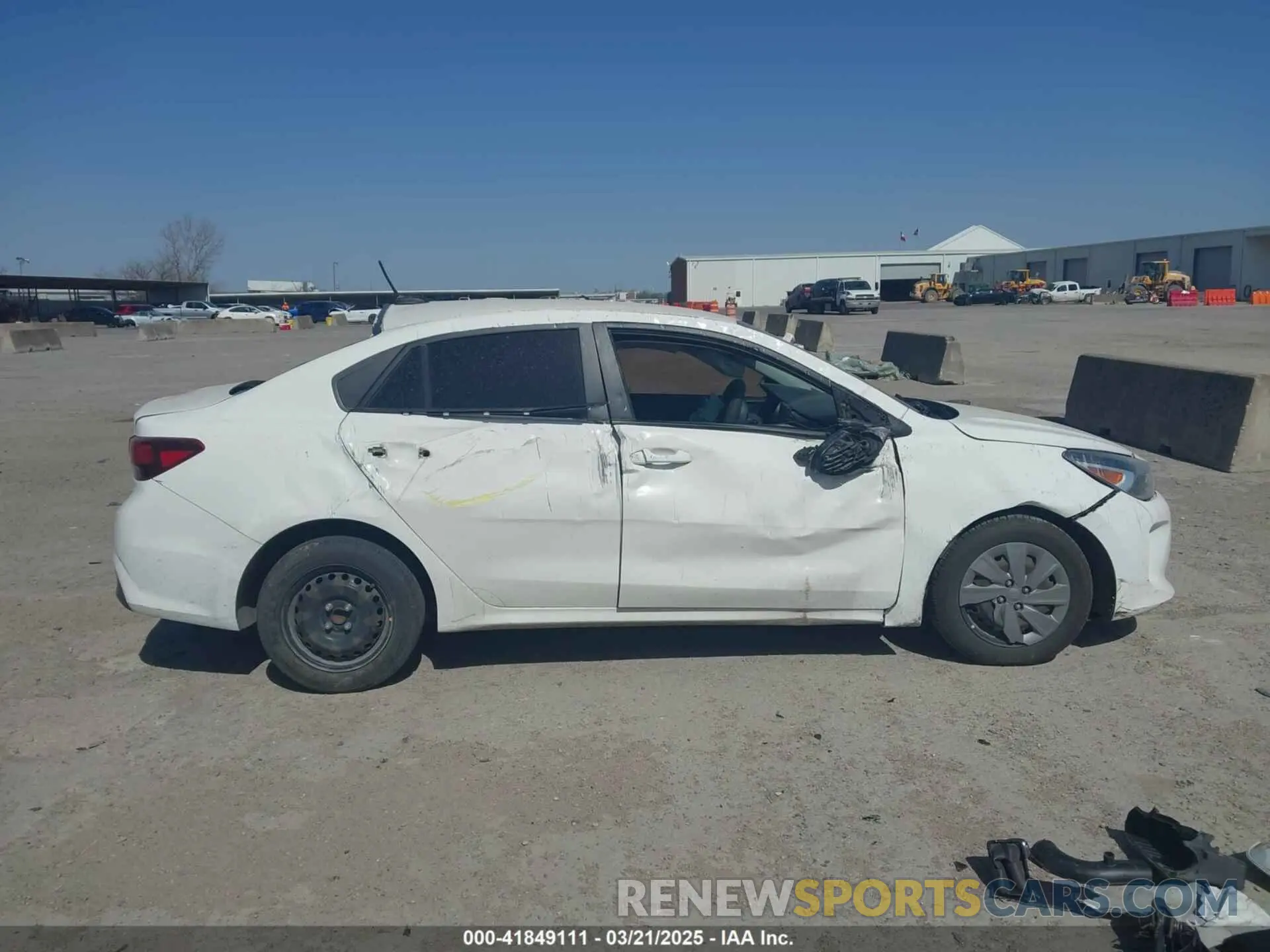 12 Photograph of a damaged car 3KPA24ADXLE329288 KIA RIO 2020