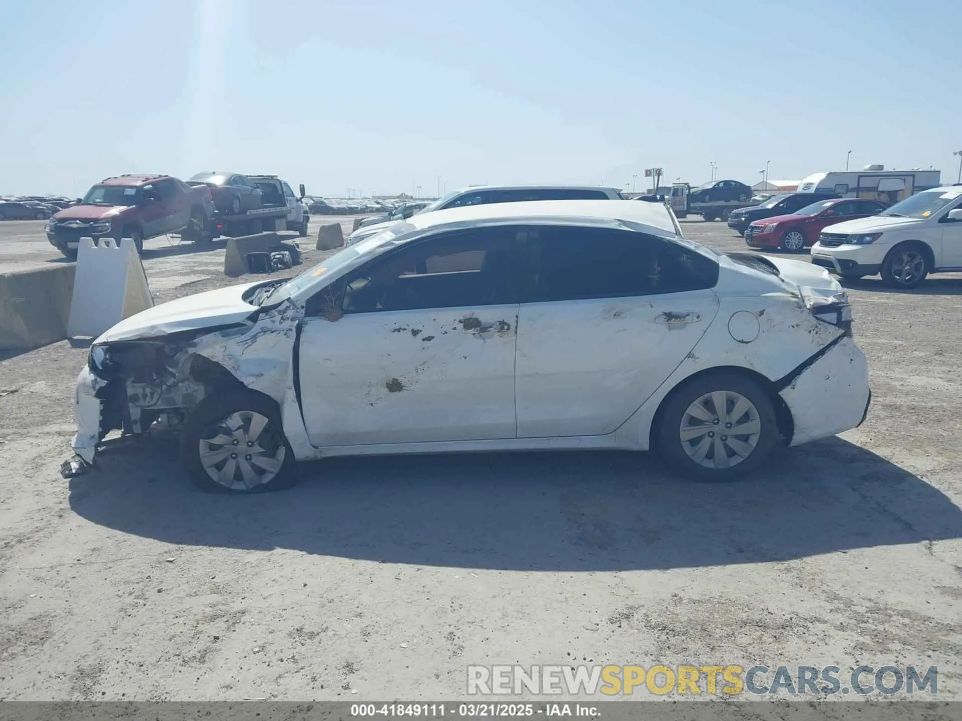 13 Photograph of a damaged car 3KPA24ADXLE329288 KIA RIO 2020