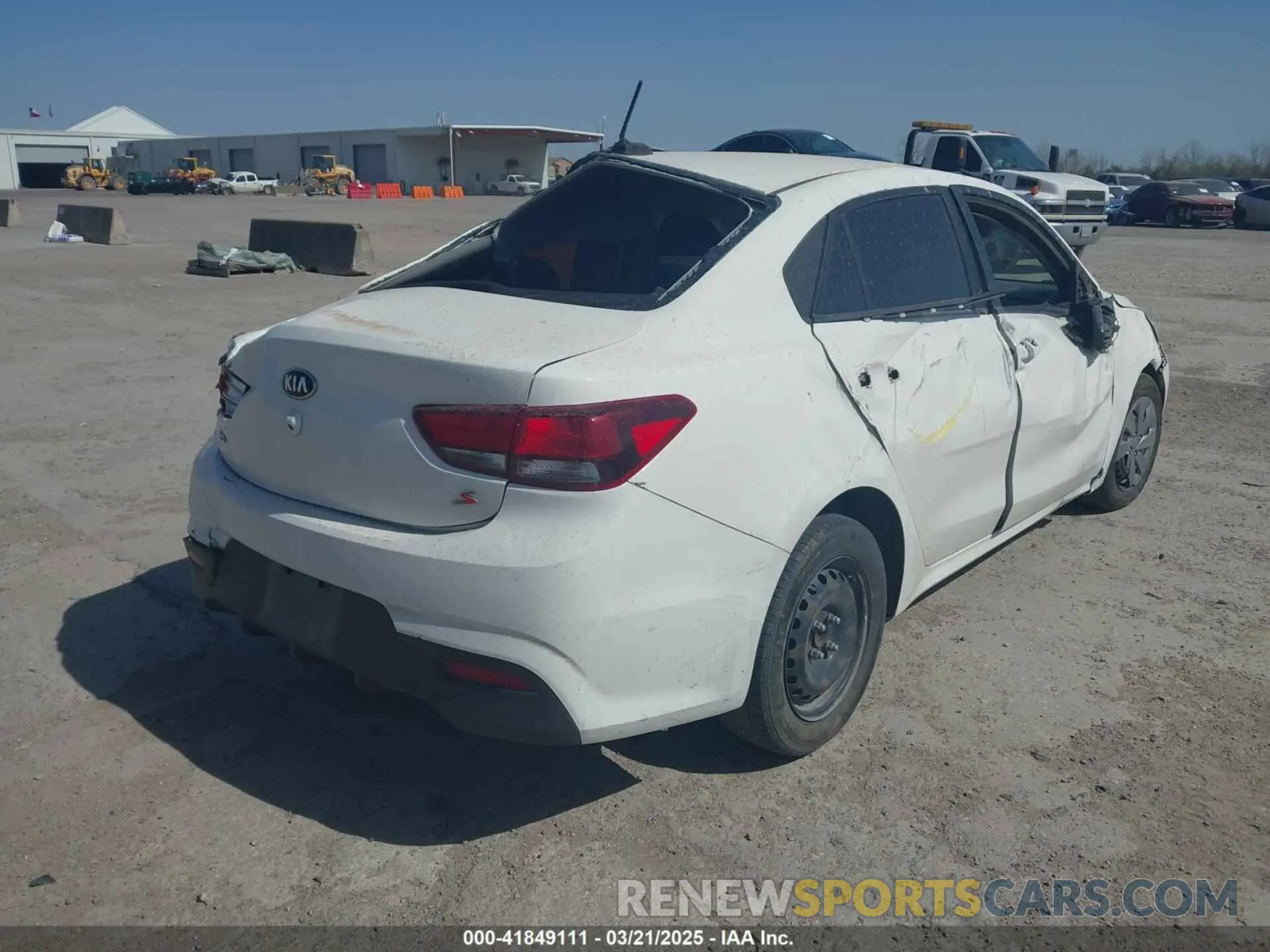 4 Photograph of a damaged car 3KPA24ADXLE329288 KIA RIO 2020