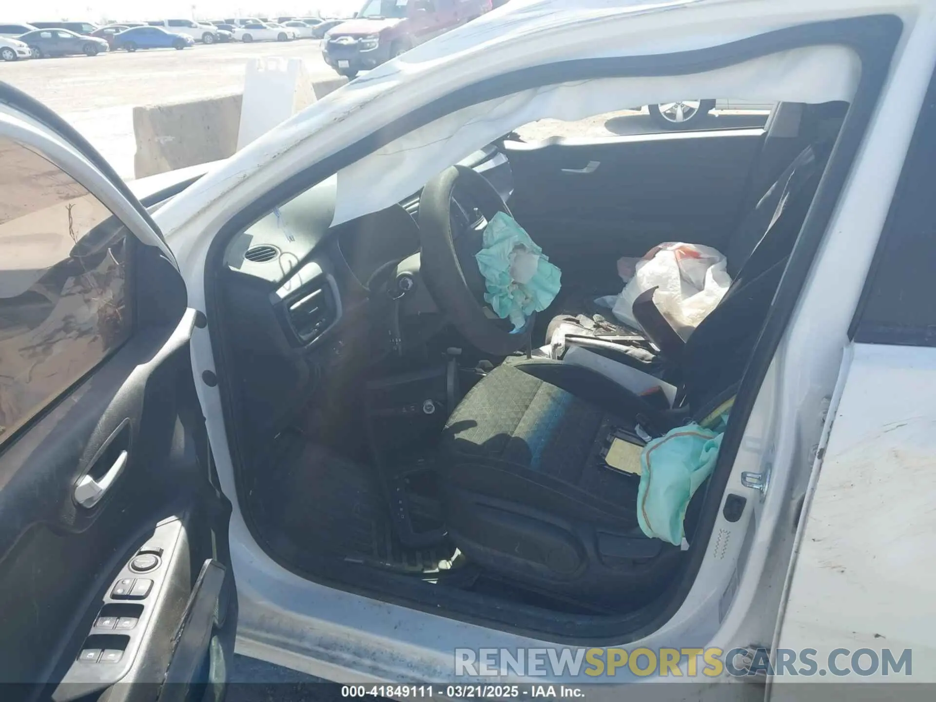 5 Photograph of a damaged car 3KPA24ADXLE329288 KIA RIO 2020