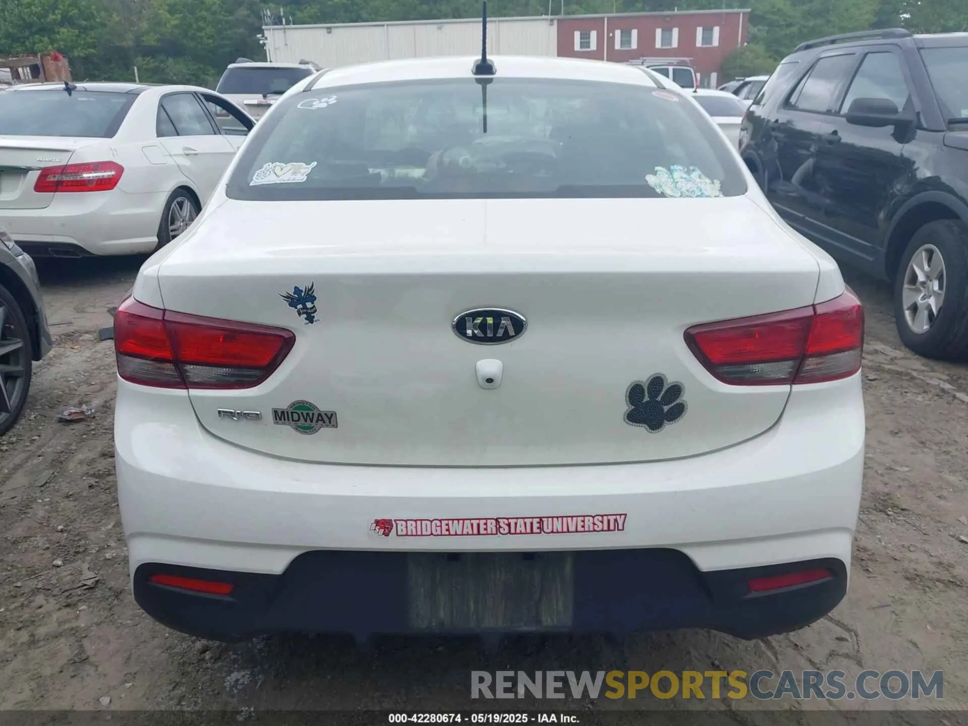 17 Photograph of a damaged car 3KPA24ADXLE330716 KIA RIO 2020