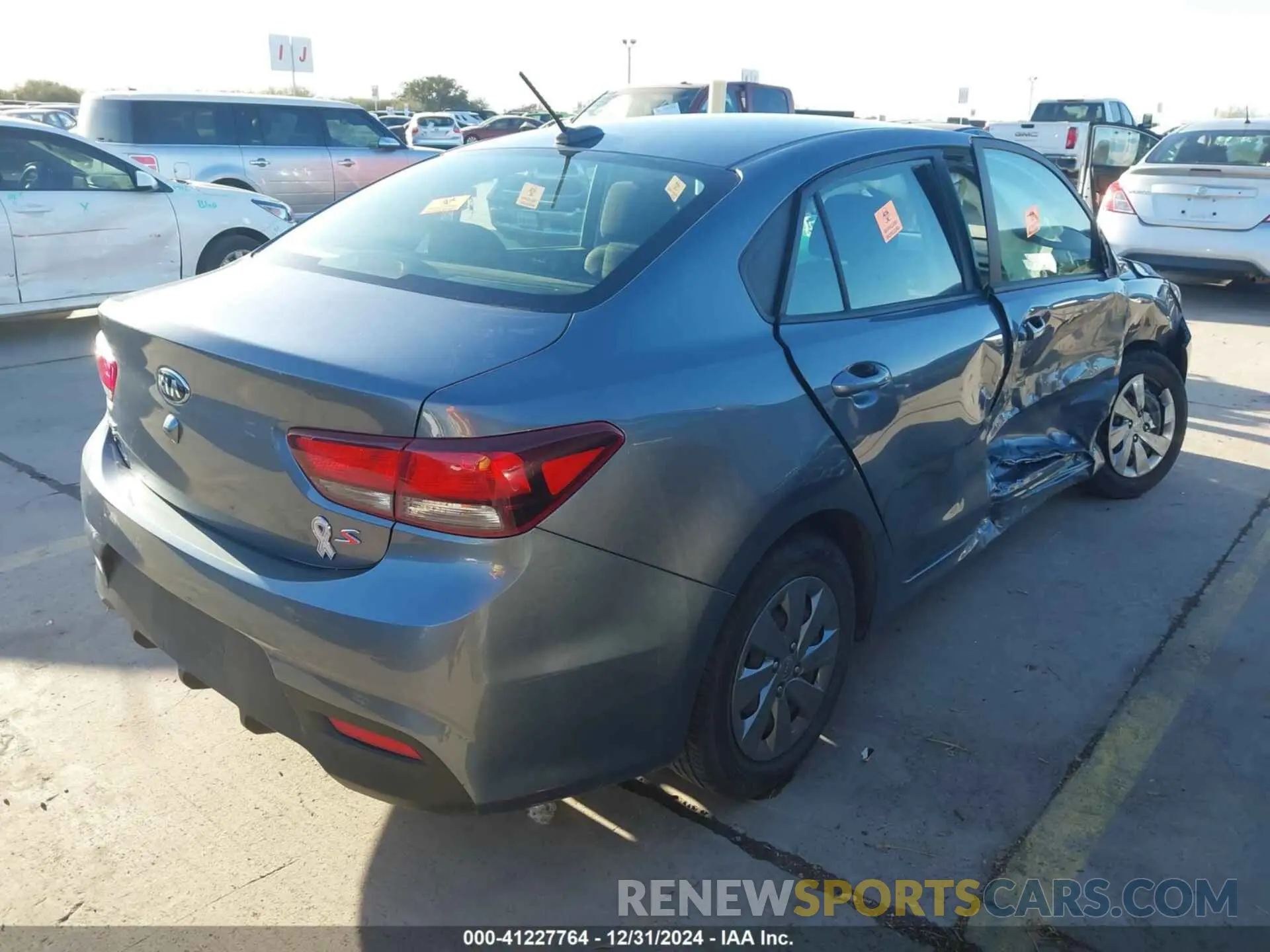 4 Photograph of a damaged car 3KPA24ADXLE333535 KIA RIO 2020