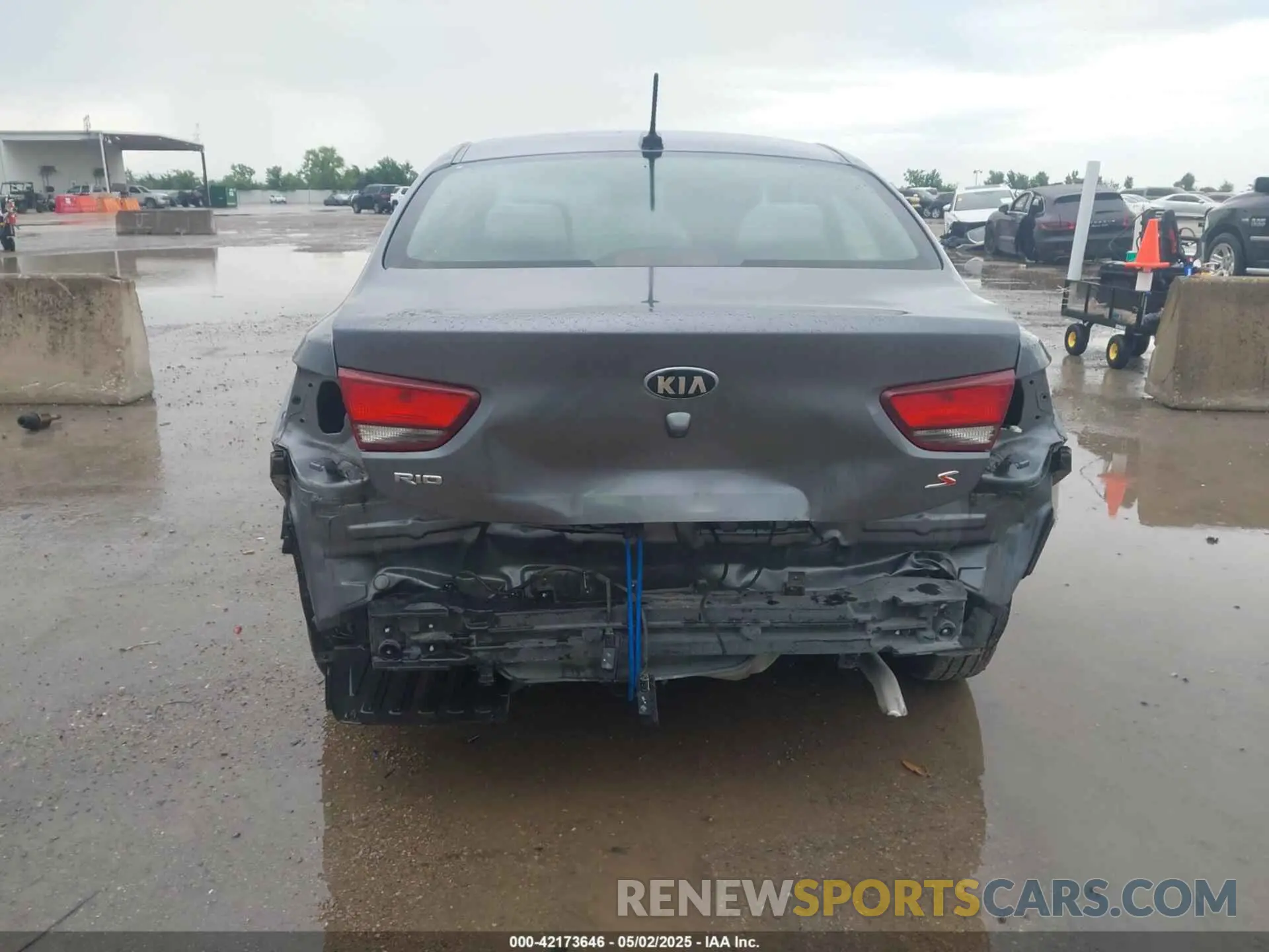 16 Photograph of a damaged car 3KPA24ADXLE337004 KIA RIO 2020